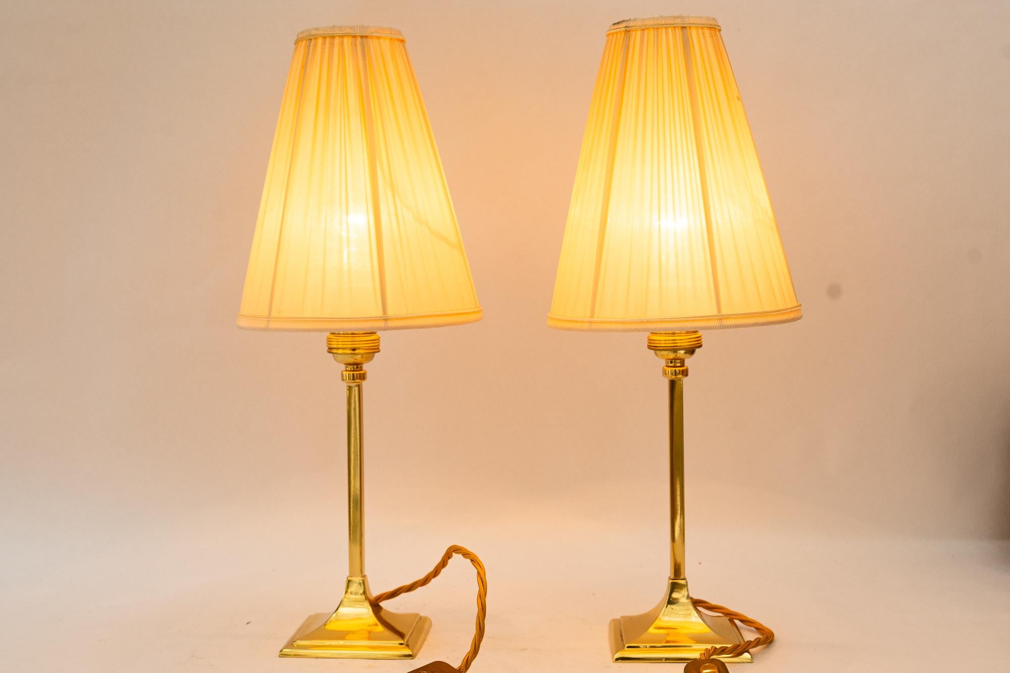 2 lámparas de mesa art déco con pantallas de tela viena hacia 1920 en Bueno estado para la venta en Wien, AT