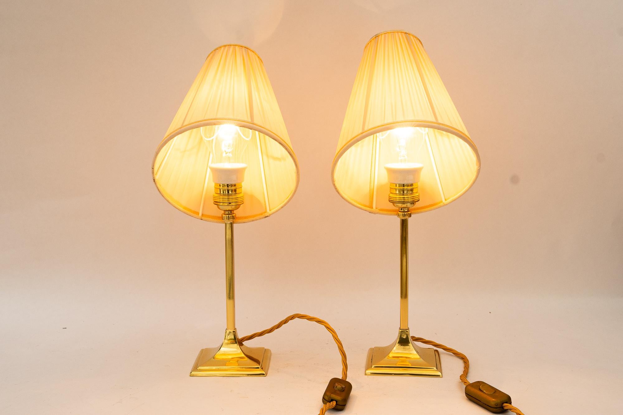 2 lámparas de mesa art déco con pantallas de tela viena hacia 1920 principios del siglo XX en venta