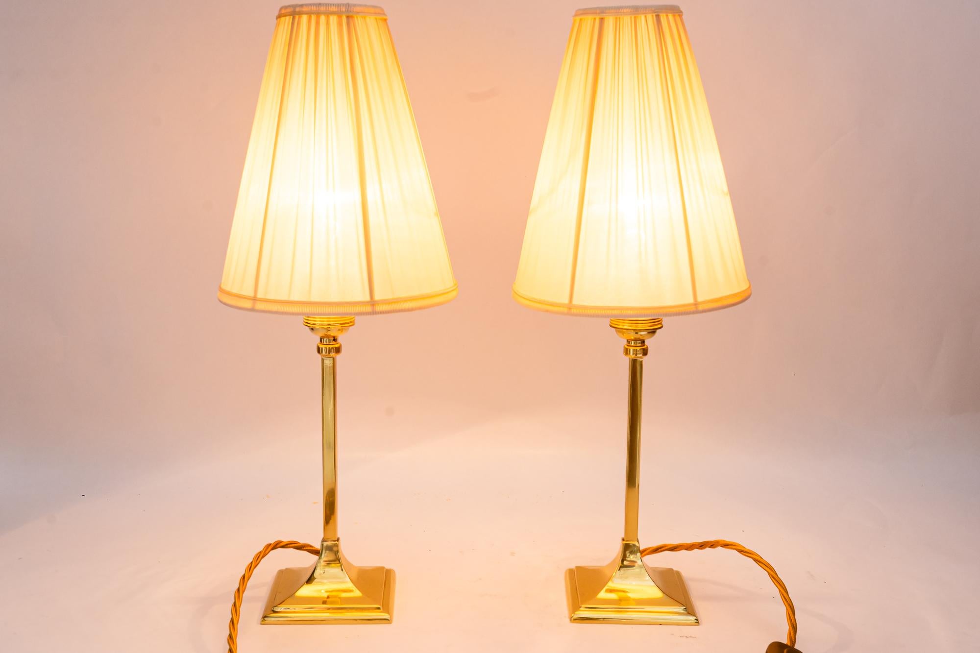 Laccato 2 lampade da tavolo art deco con paralumi in tessuto vienna anni '20 circa in vendita