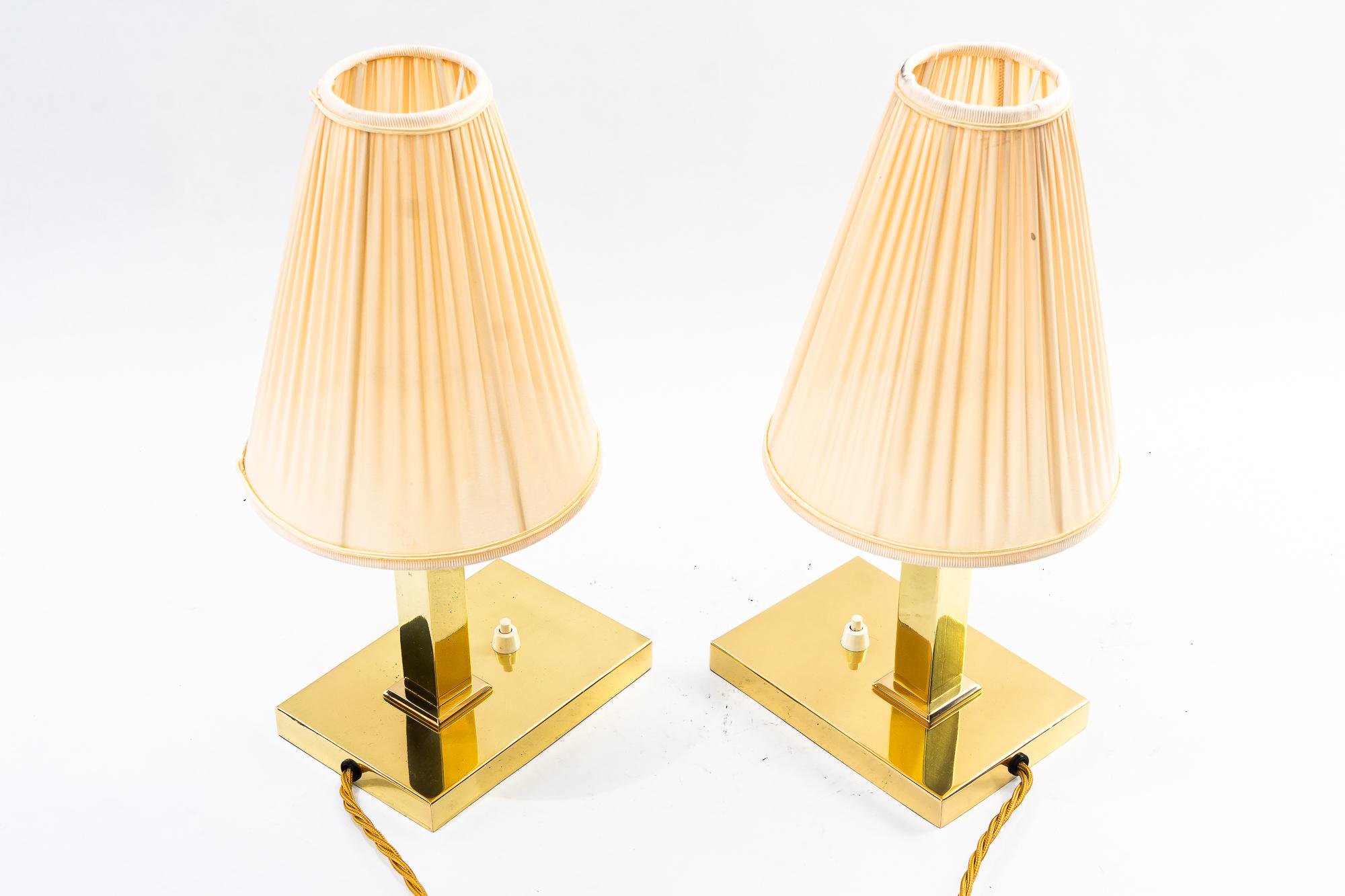 2 lampade da tavolo Art Deco con paralumi in tessuto vienna 1920 circa In condizioni buone in vendita a Wien, AT