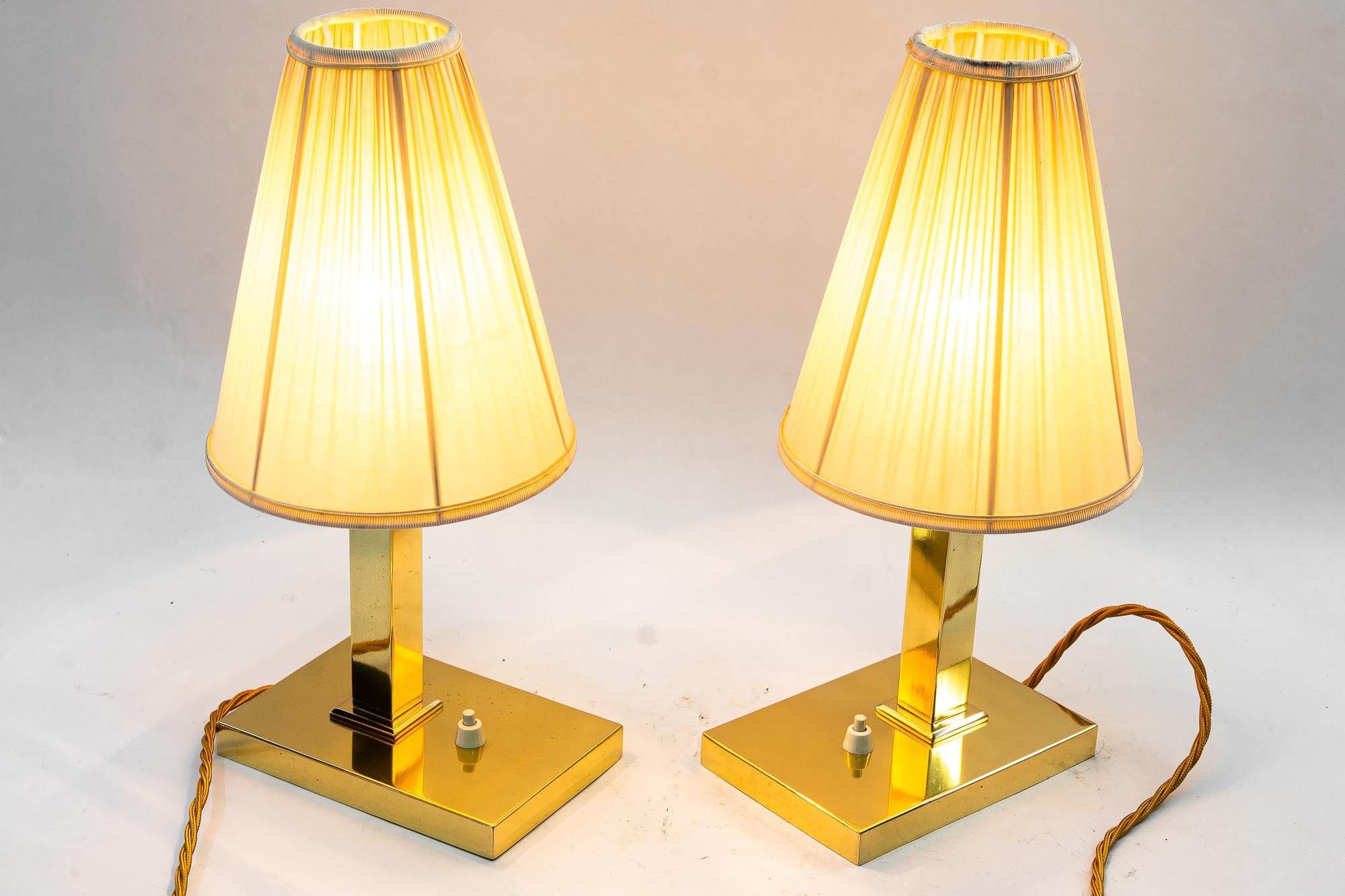 Inizio XX secolo 2 lampade da tavolo Art Deco con paralumi in tessuto vienna 1920 circa in vendita