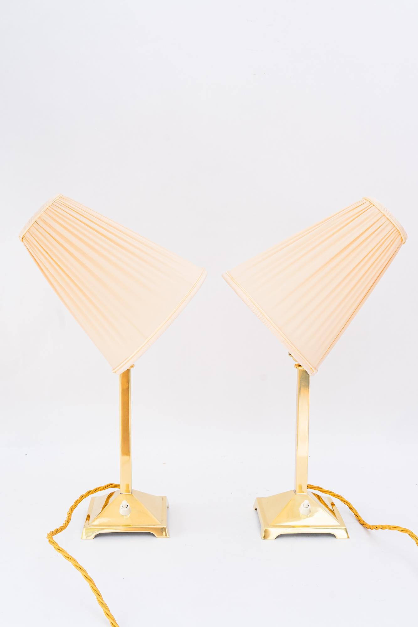 2 Art Deco Tischlampen mit Stoffschirmen Wien um 1920er Jahre im Angebot 1