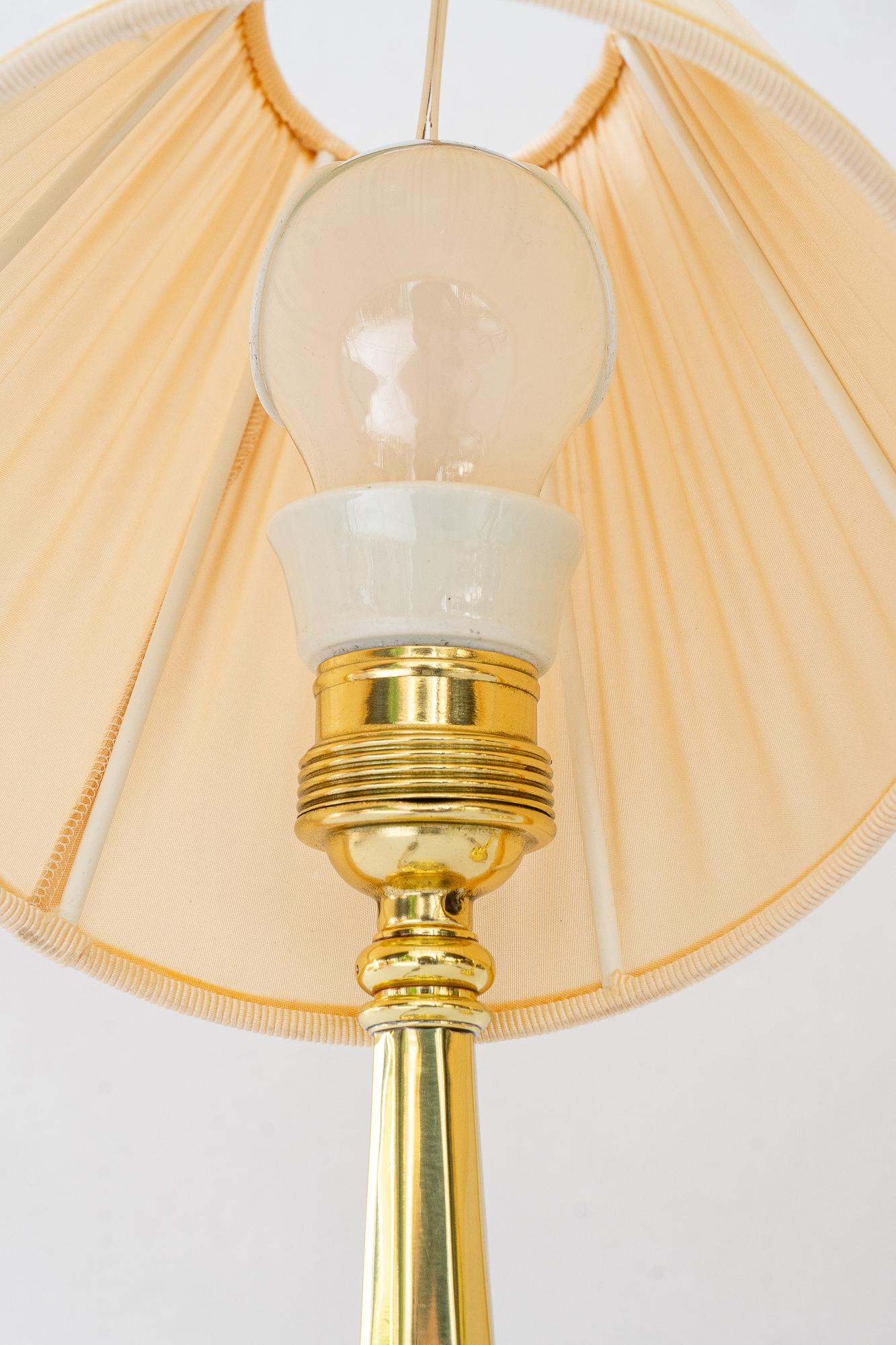 2 lampes de bureau Art Déco avec abat-jour en tissu viennoise des années 1920 en vente 1