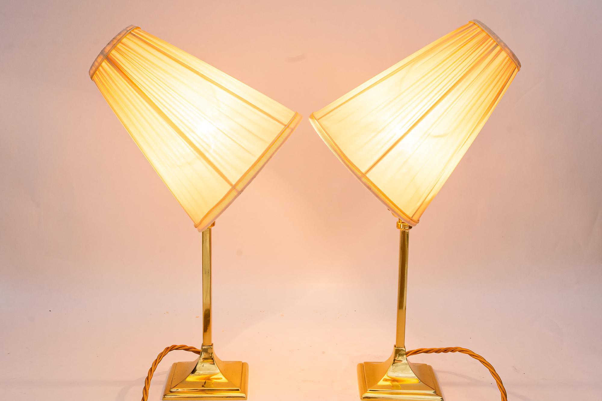 2 lampade da tavolo art deco con paralumi in tessuto vienna anni '20 circa in vendita 1