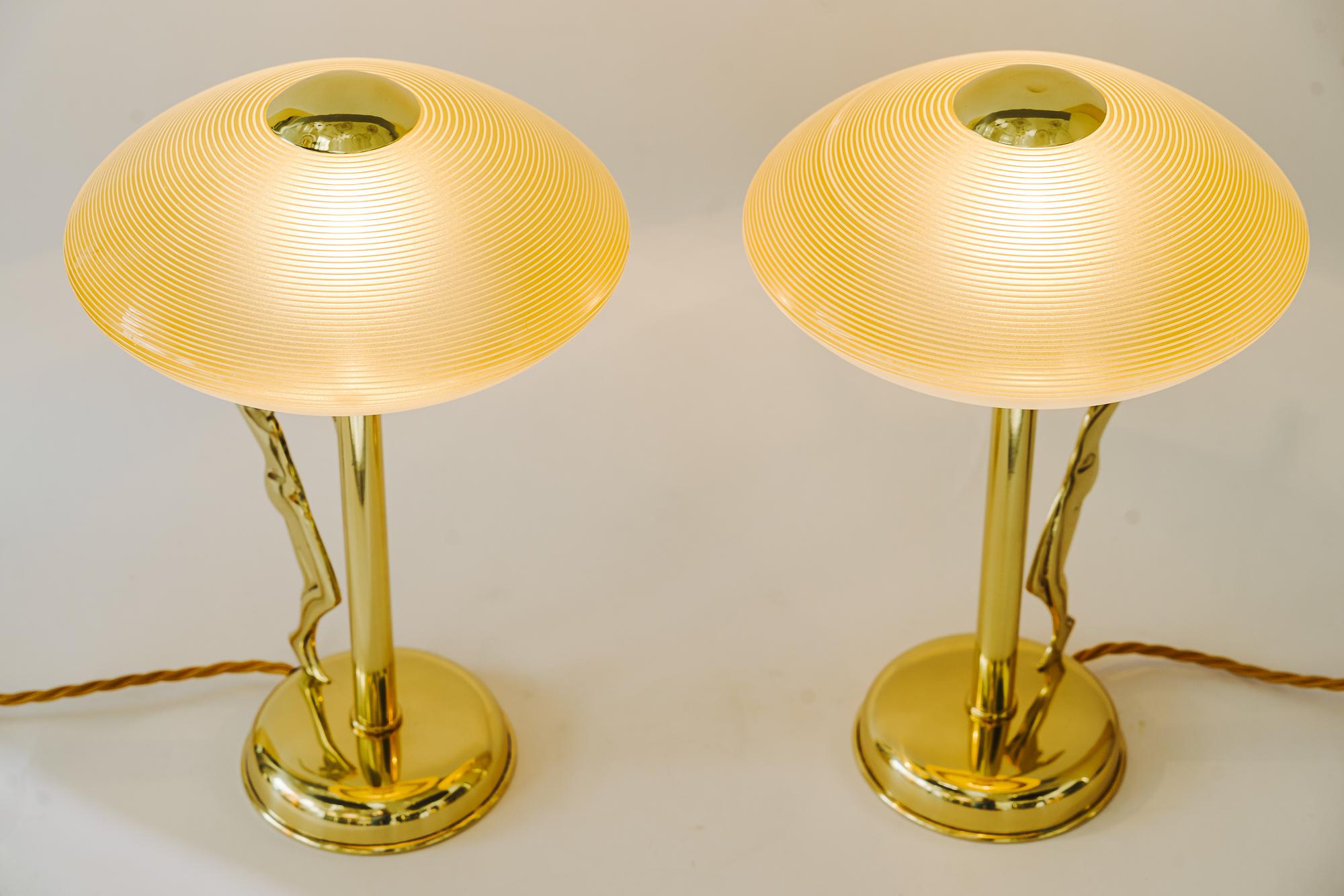 2 Art-Déco-Tischlampen mit originalen Glasschirmen aus den 1920er Jahren France im Angebot 1