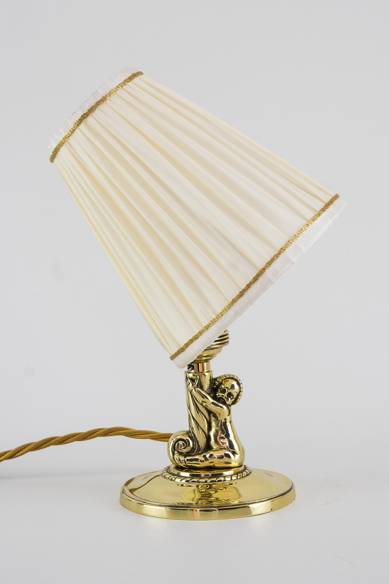 2 Art Deco Tischlampen mit Schirmen, Wien, um 1920er Jahre (Art déco) im Angebot