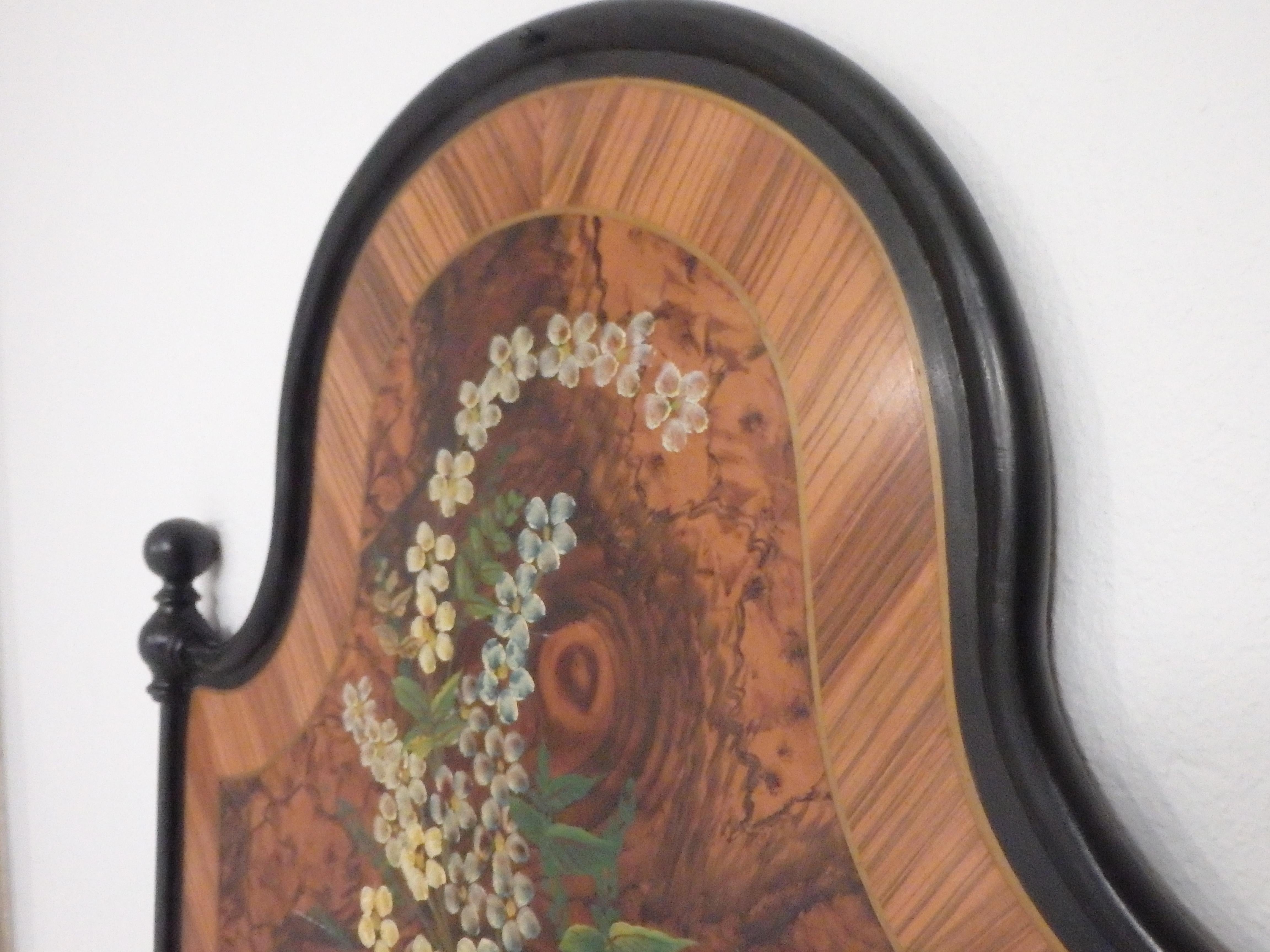 2 handbemalte extravagante Jugendstil-Einzelbetten aus Metall im Art nouveau-Stil mit Blumenkäfig (Spätes 19. Jahrhundert) im Angebot