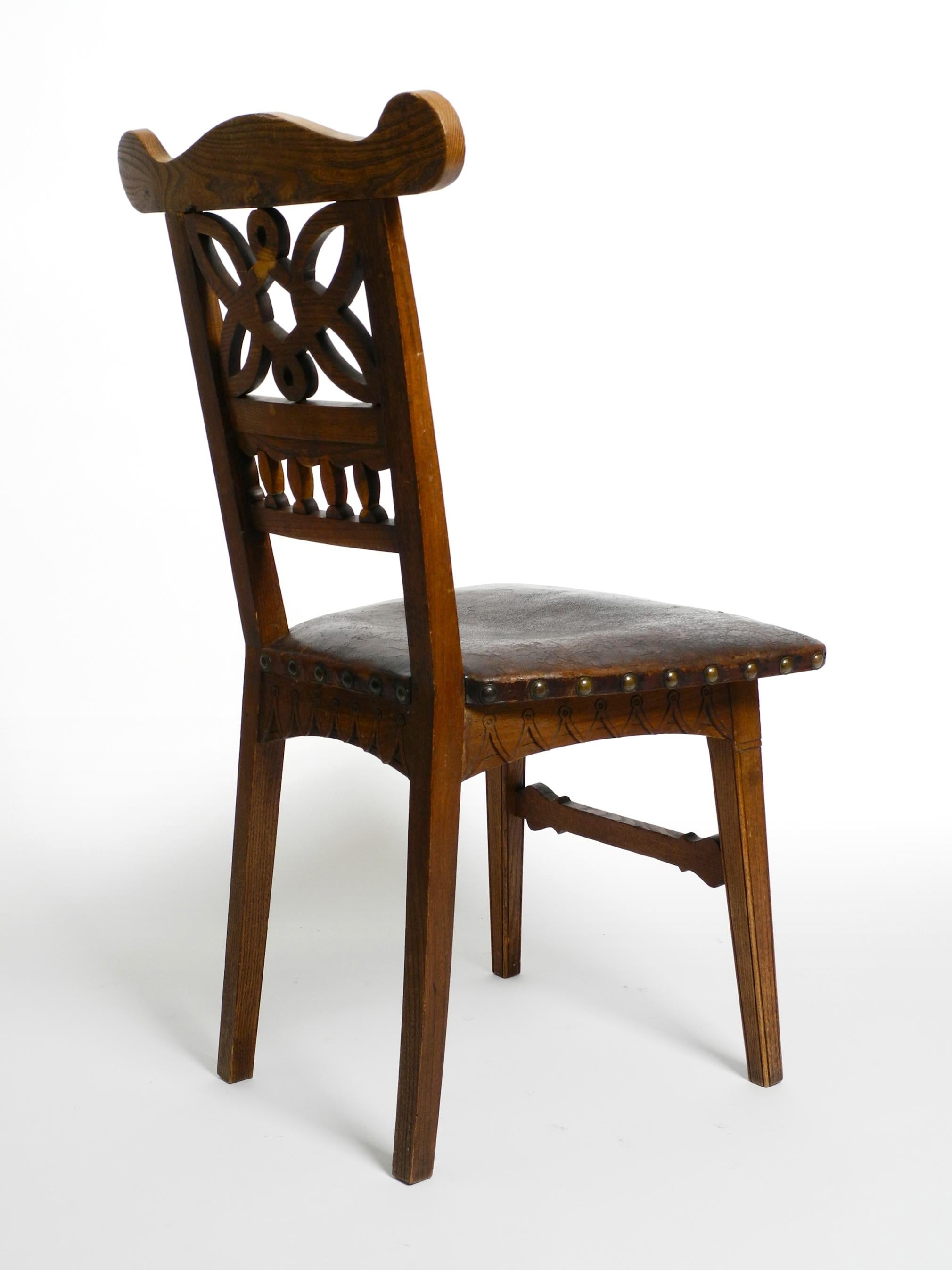 2 Chaises en chêne Art Nouveau avec sièges en cuir d'origine datant d'environ 1900 en vente 11