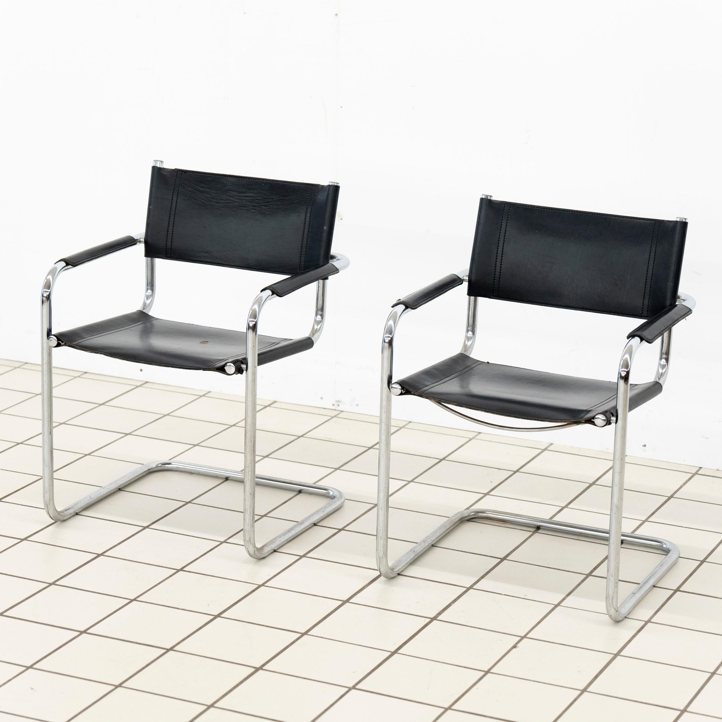 (2) B34 Dining Room Chairs Chrome and Leather by Mart Stam In Fair Condition For Sale In AMSTELVEEN, NL