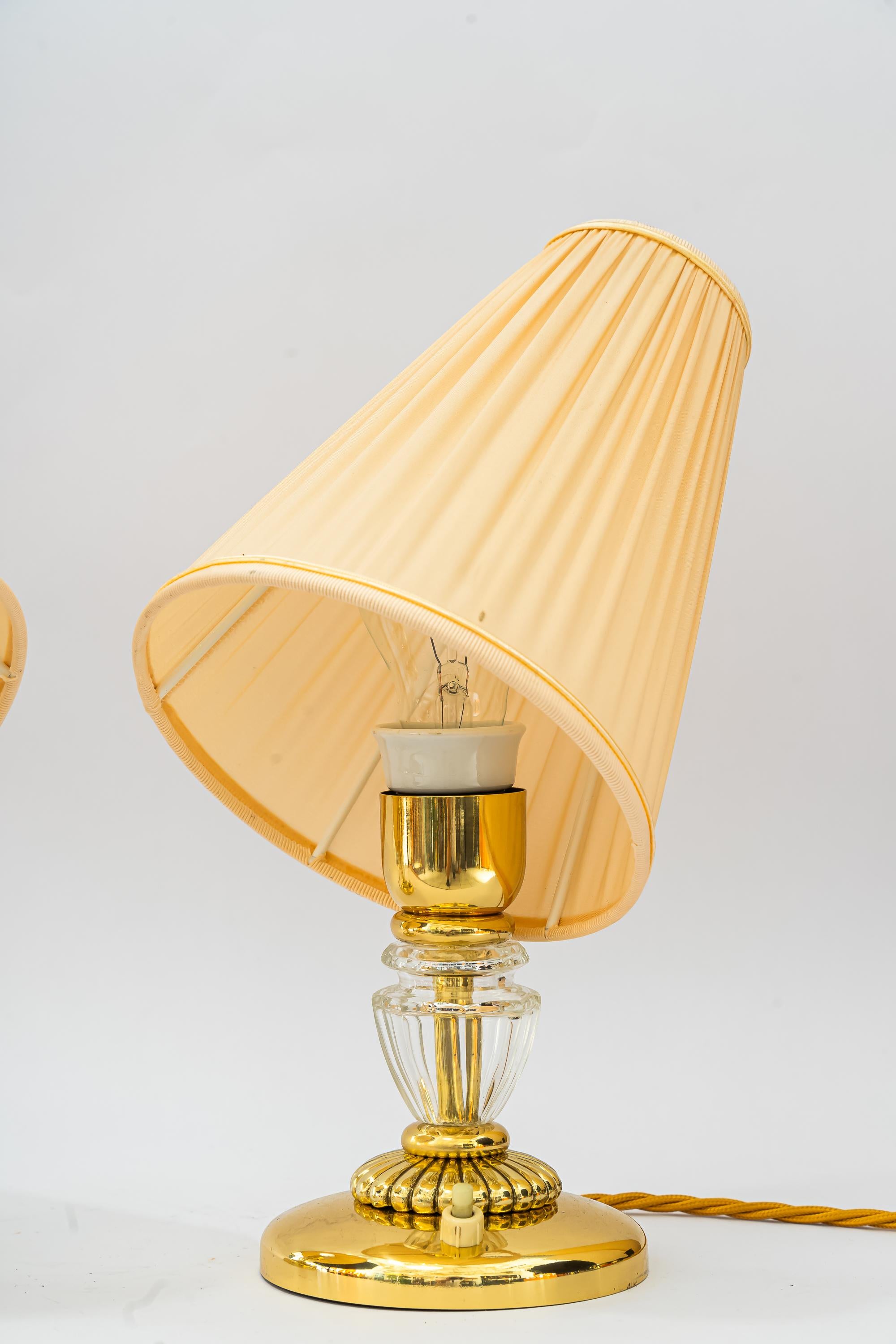 2 lampes de table Bakalowits avec abat-jour en tissu vienne vers 1950 Bon état - En vente à Wien, AT