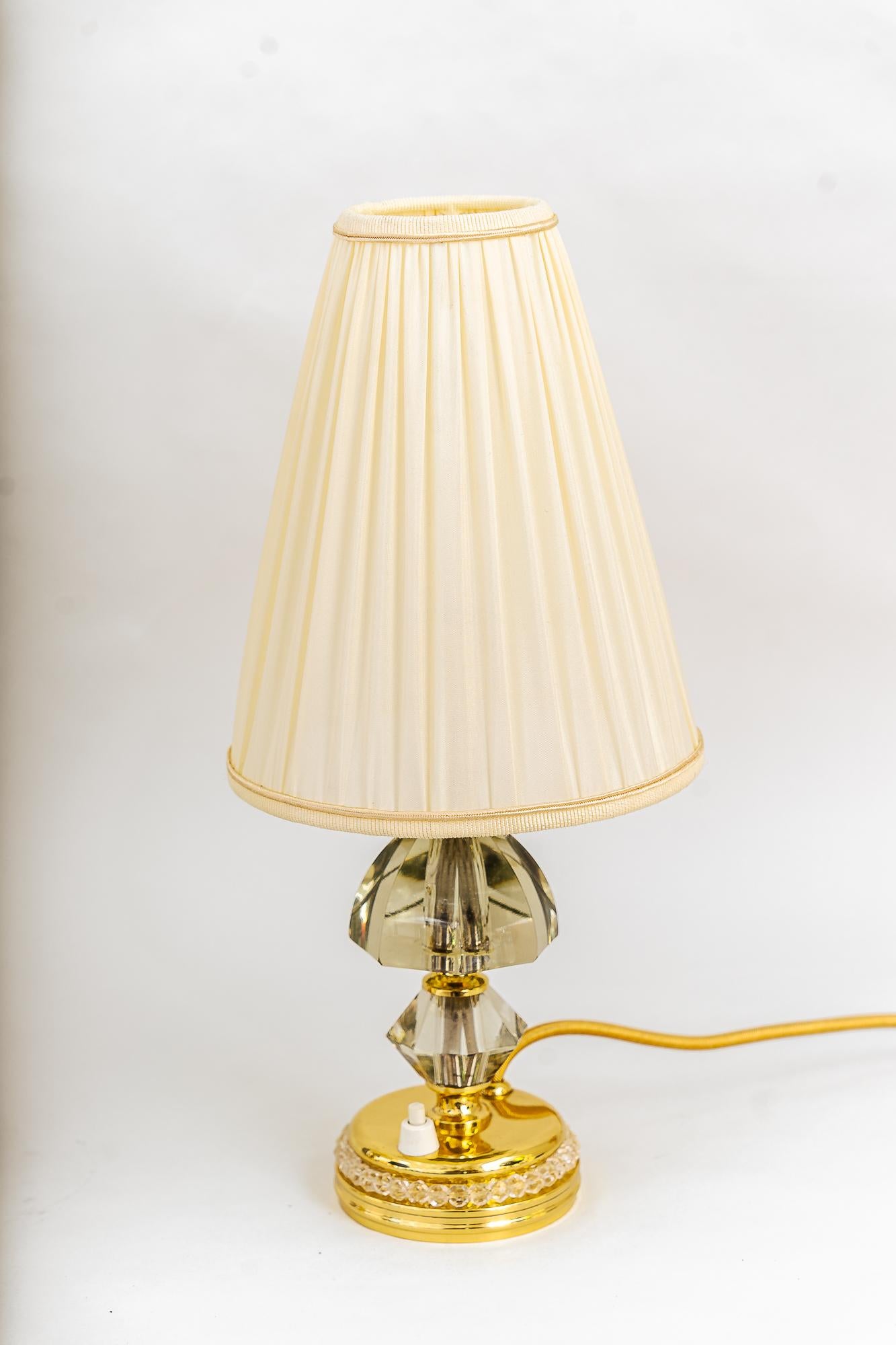 2 Bakalowits-Tischlampen mit Lampenschirmen Wien um 1950 (Mitte des 20. Jahrhunderts) im Angebot