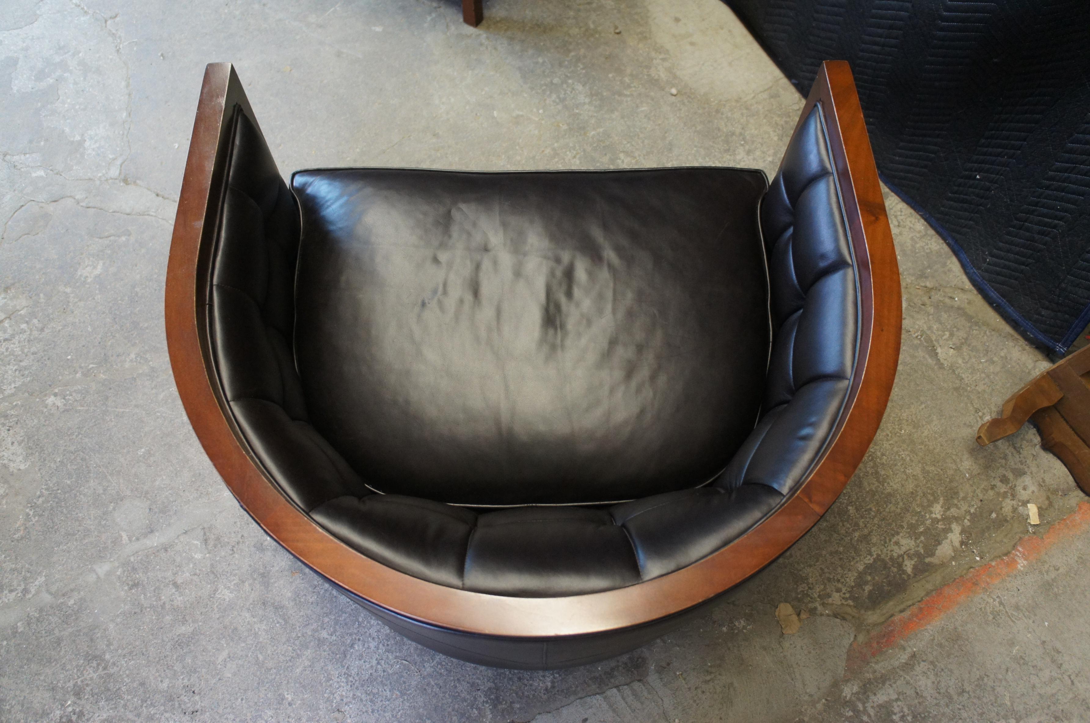 2 chaises club à dossier cylindrique touffeté en érable et cuir Brown de type archétype Baker en vente 6