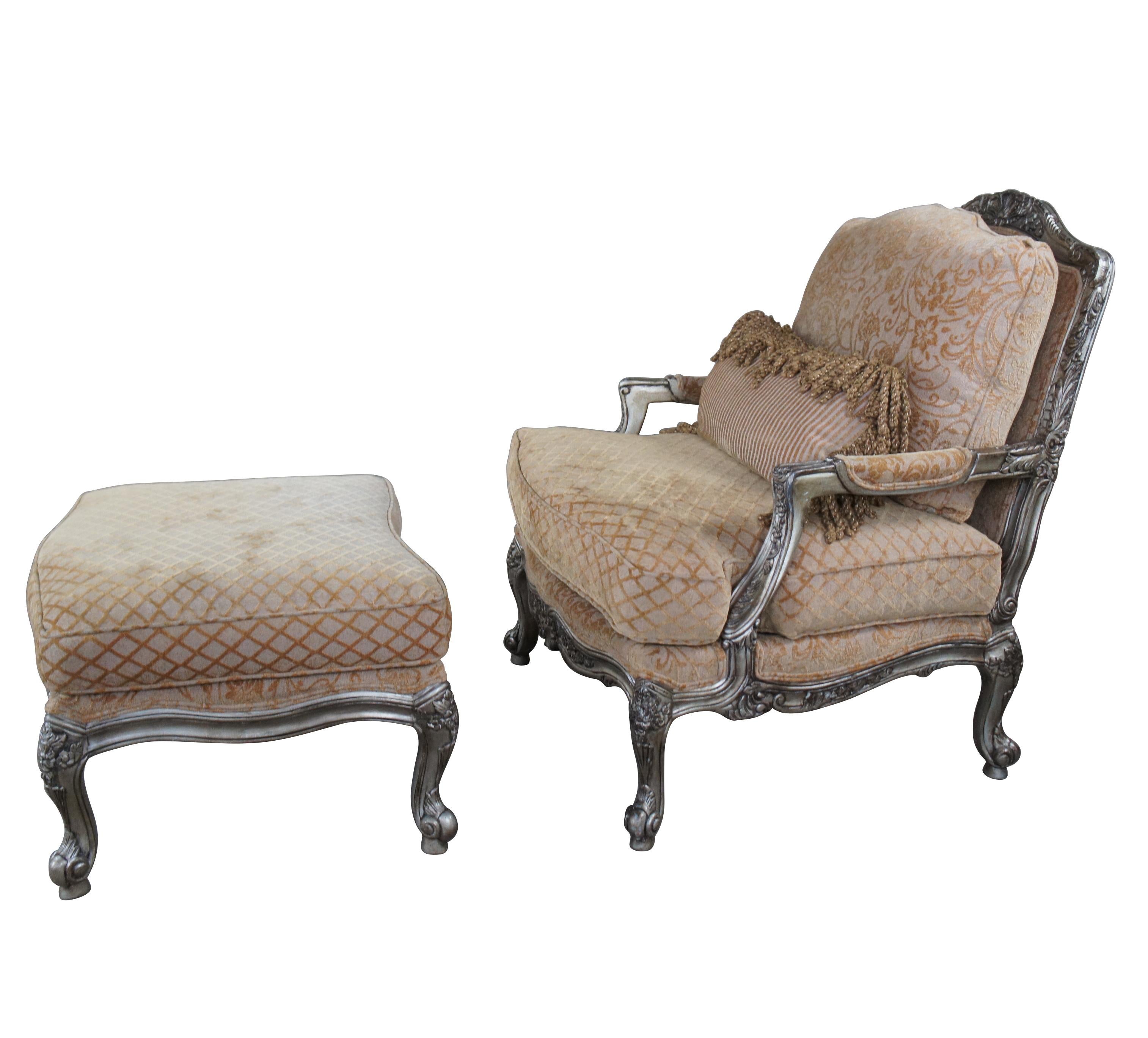 2 Bassett Furniture French Louis XV Style Bergere Club Arm Chairs & Ottoman Pair In Good Condition In Dayton, OH