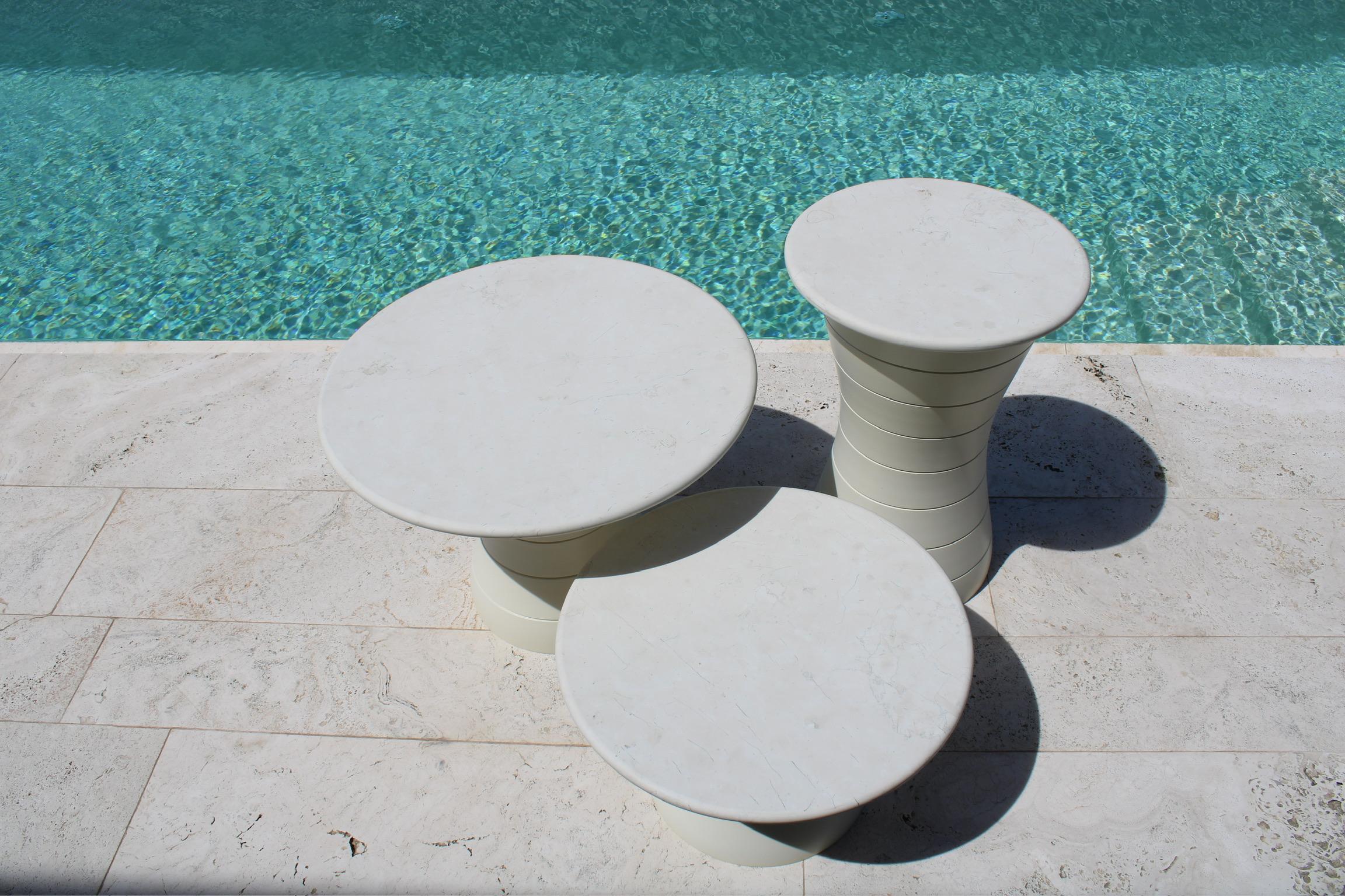 Art déco 2 être 3 tables empilables, articles d'ISSKA en vente