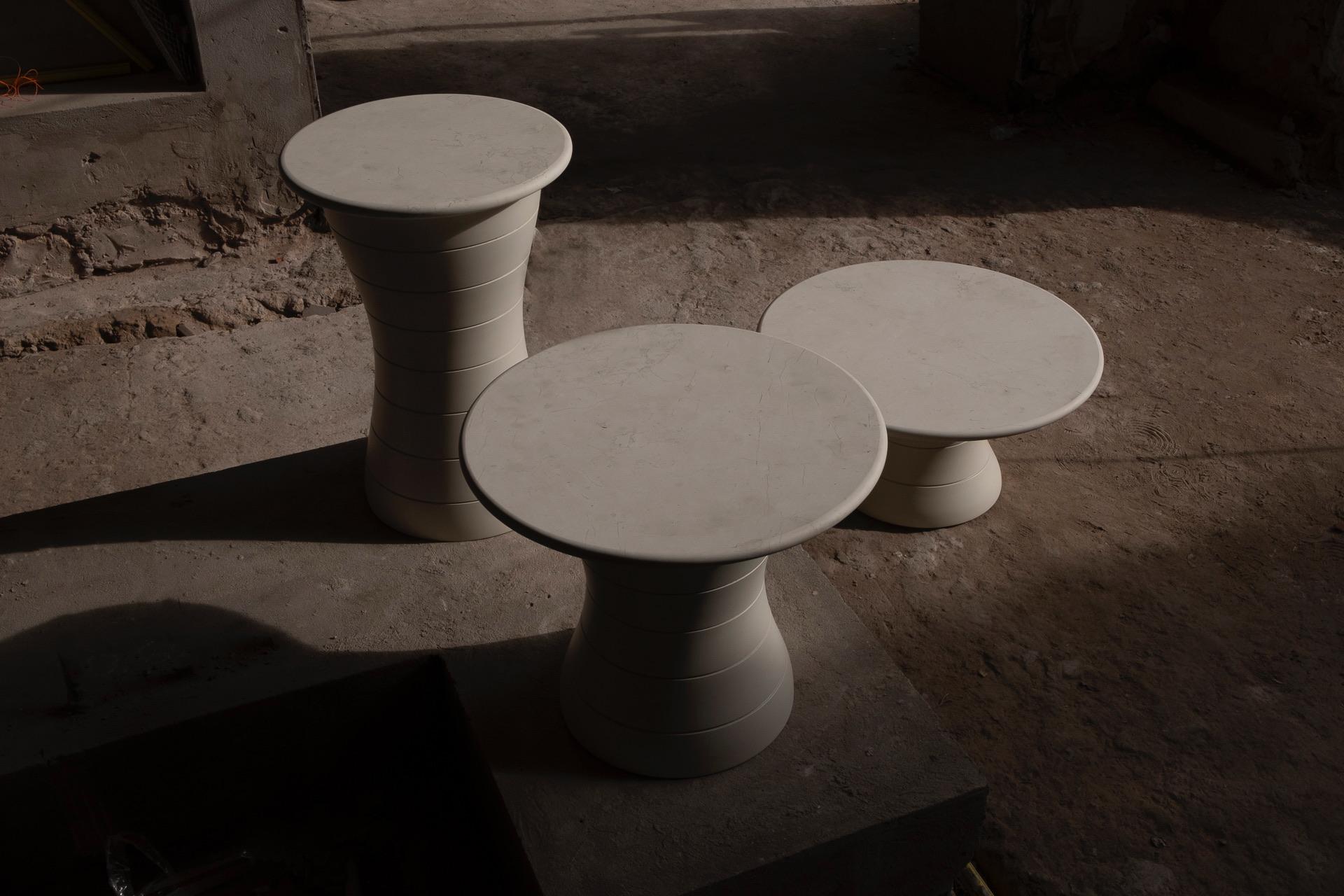 Bois 2 être 3 tables empilables, articles d'ISSKA en vente