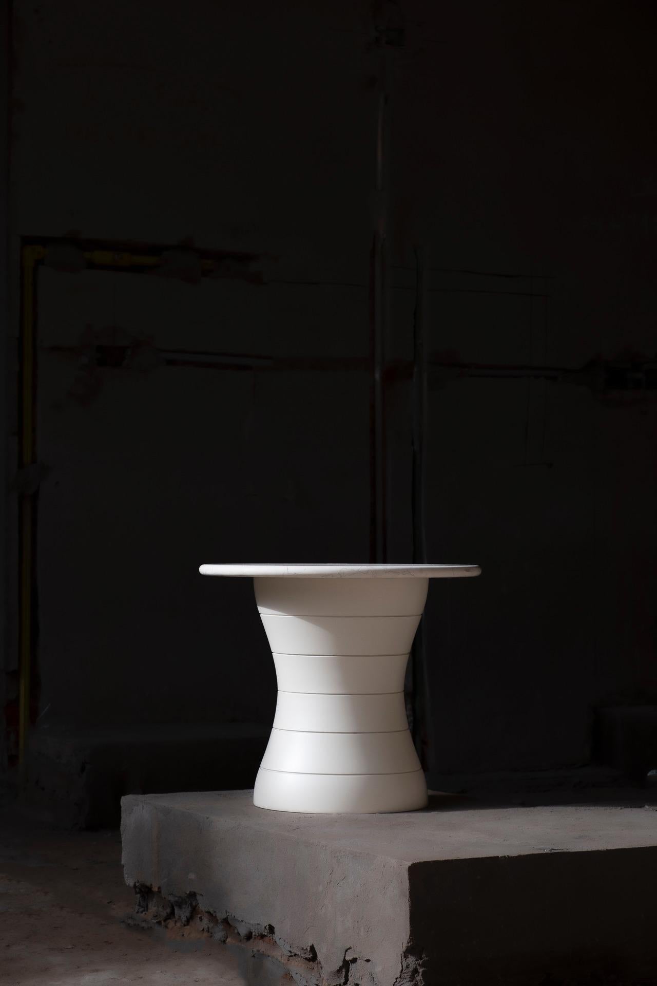 2 être 3 tables empilables, articles d'ISSKA en vente 1