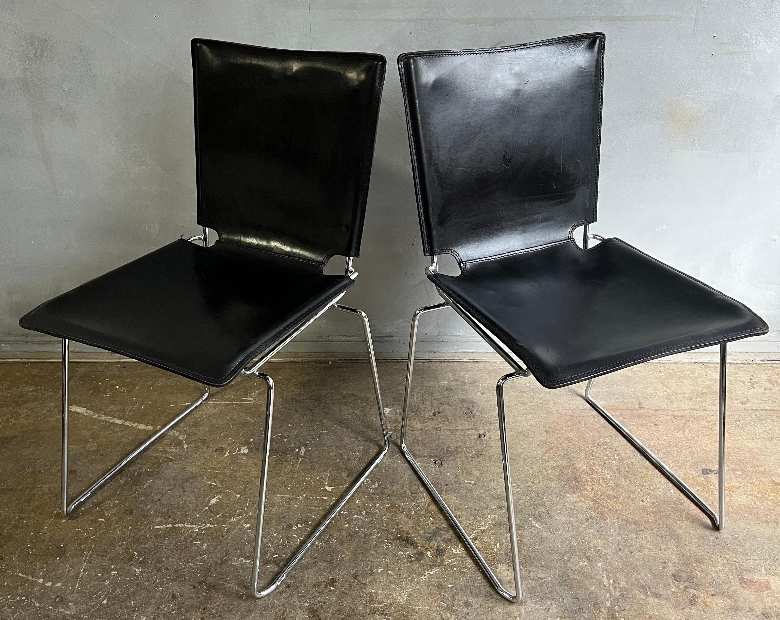 2 belles chaises en cuir du milieu du siècle dernier par ICF (paire) en vente 2