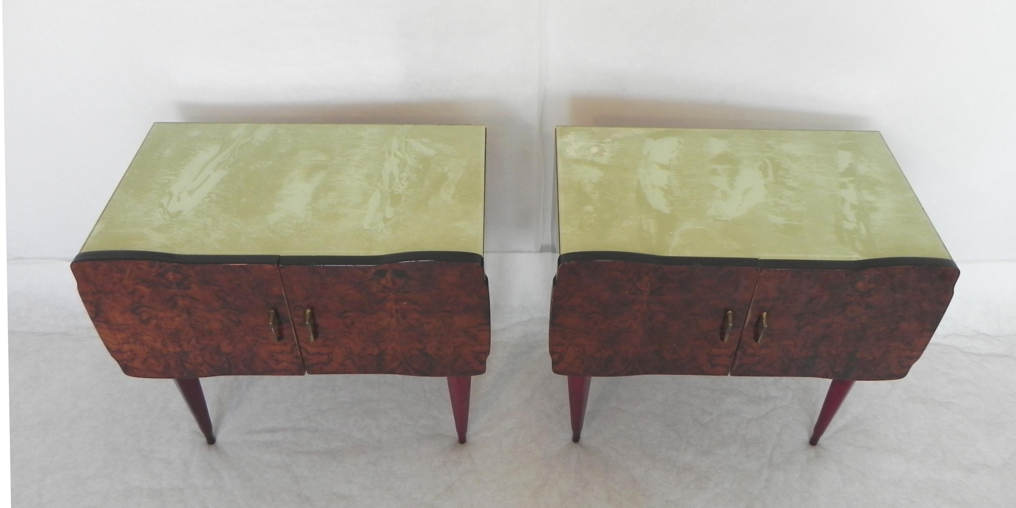 Cold-Painted 2 Bedside Table, in Radica Di Mogano, Anni 50 For Sale