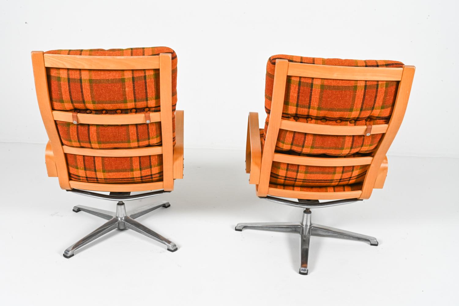 (2) Easy Swivel Chairs aus Buche und Stoff von Yngvar Sandstrom Stühle, ca. 1970er Jahre im Angebot 4