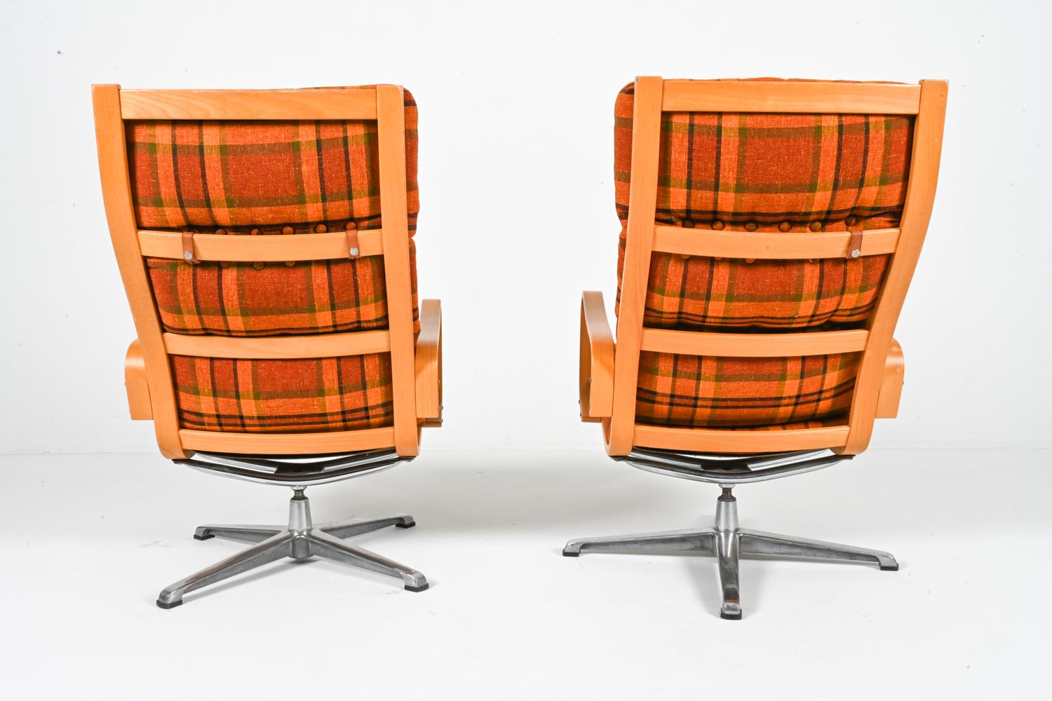 (2) Easy Swivel Chairs aus Buche und Stoff von Yngvar Sandstrom Stühle, ca. 1970er Jahre im Angebot 5