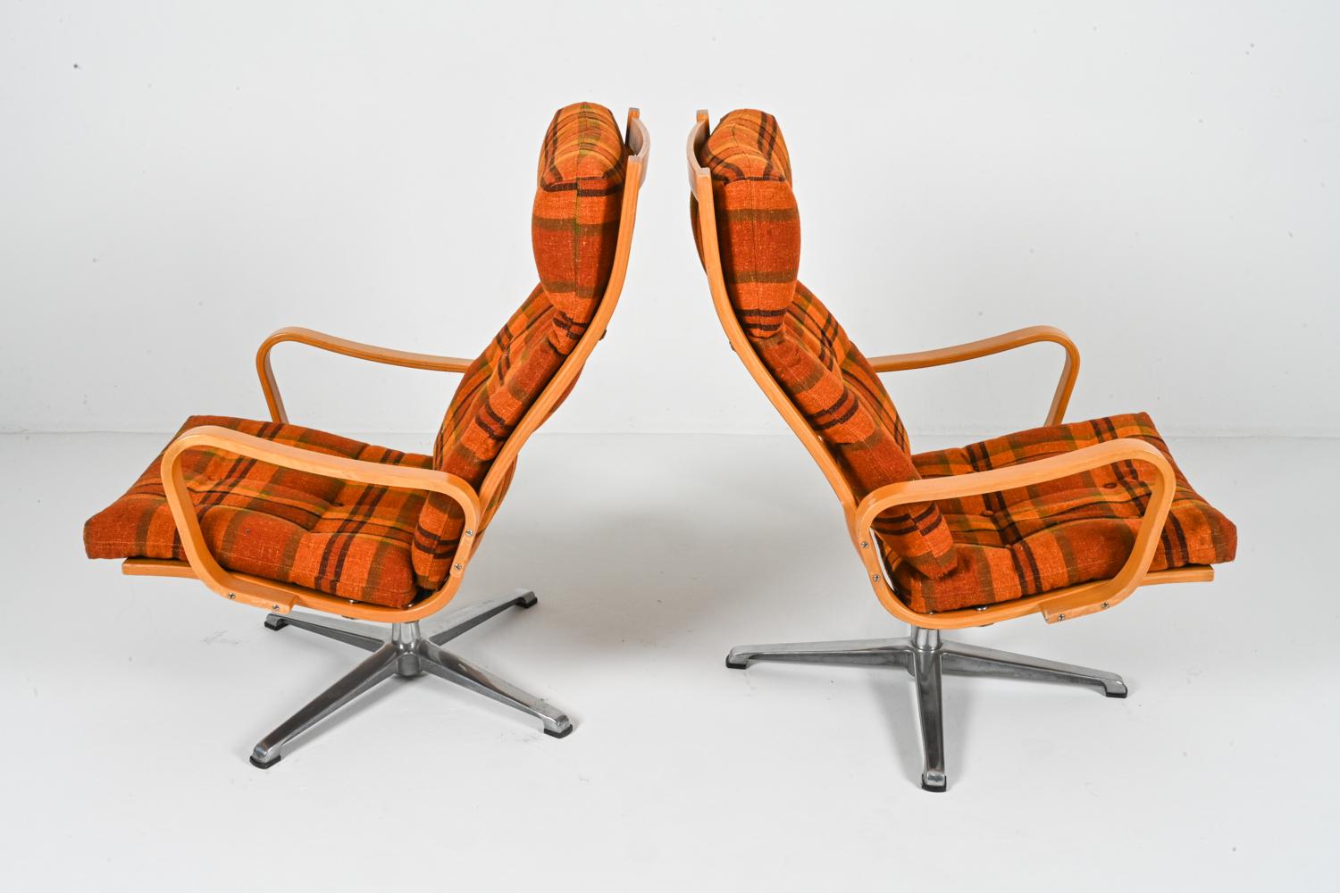 (2) Easy Swivel Chairs aus Buche und Stoff von Yngvar Sandstrom Stühle, ca. 1970er Jahre im Angebot 6