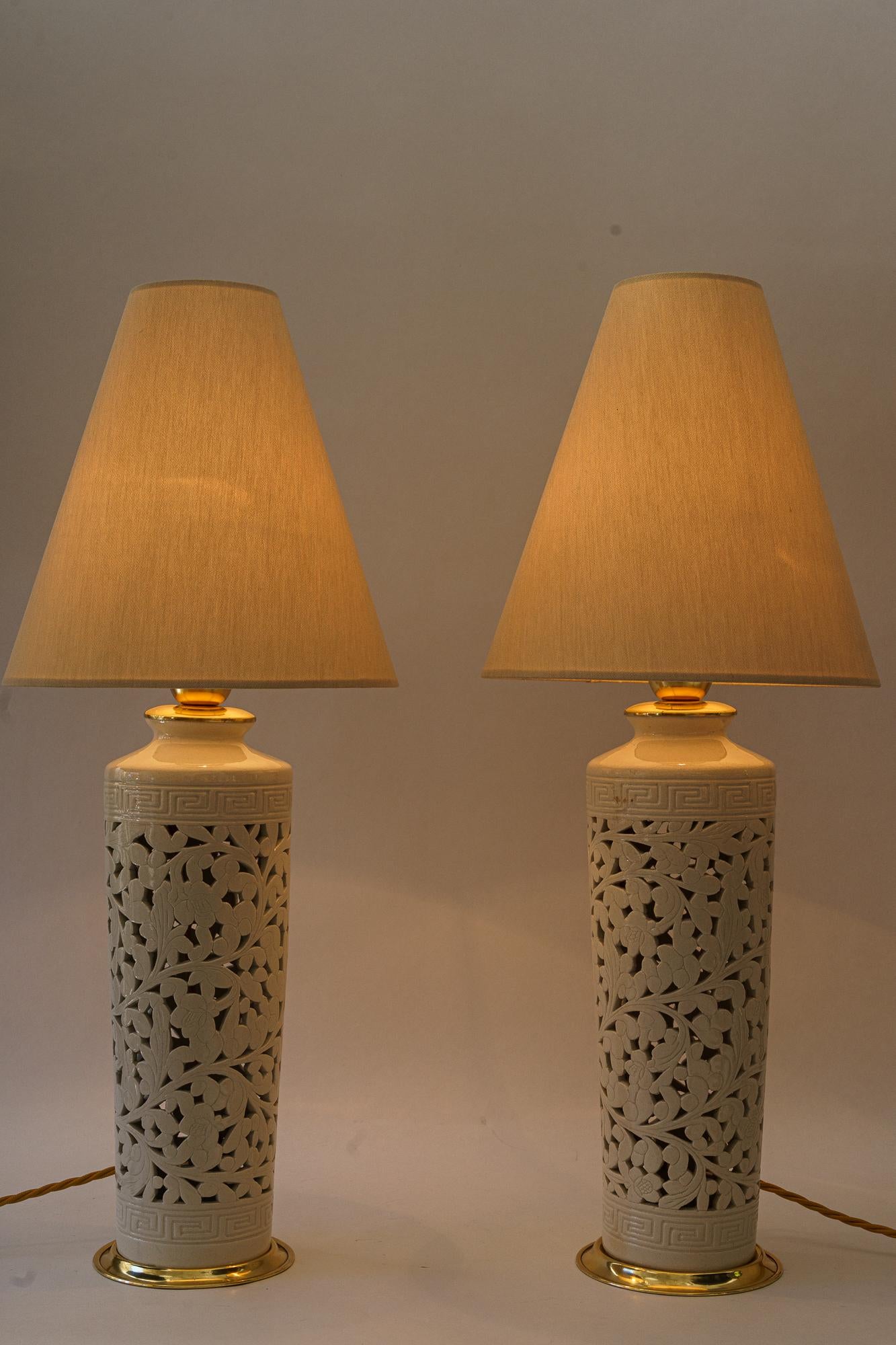 2 Grandes lampes de table en céramique viennoise vers les années 1950 en vente 1