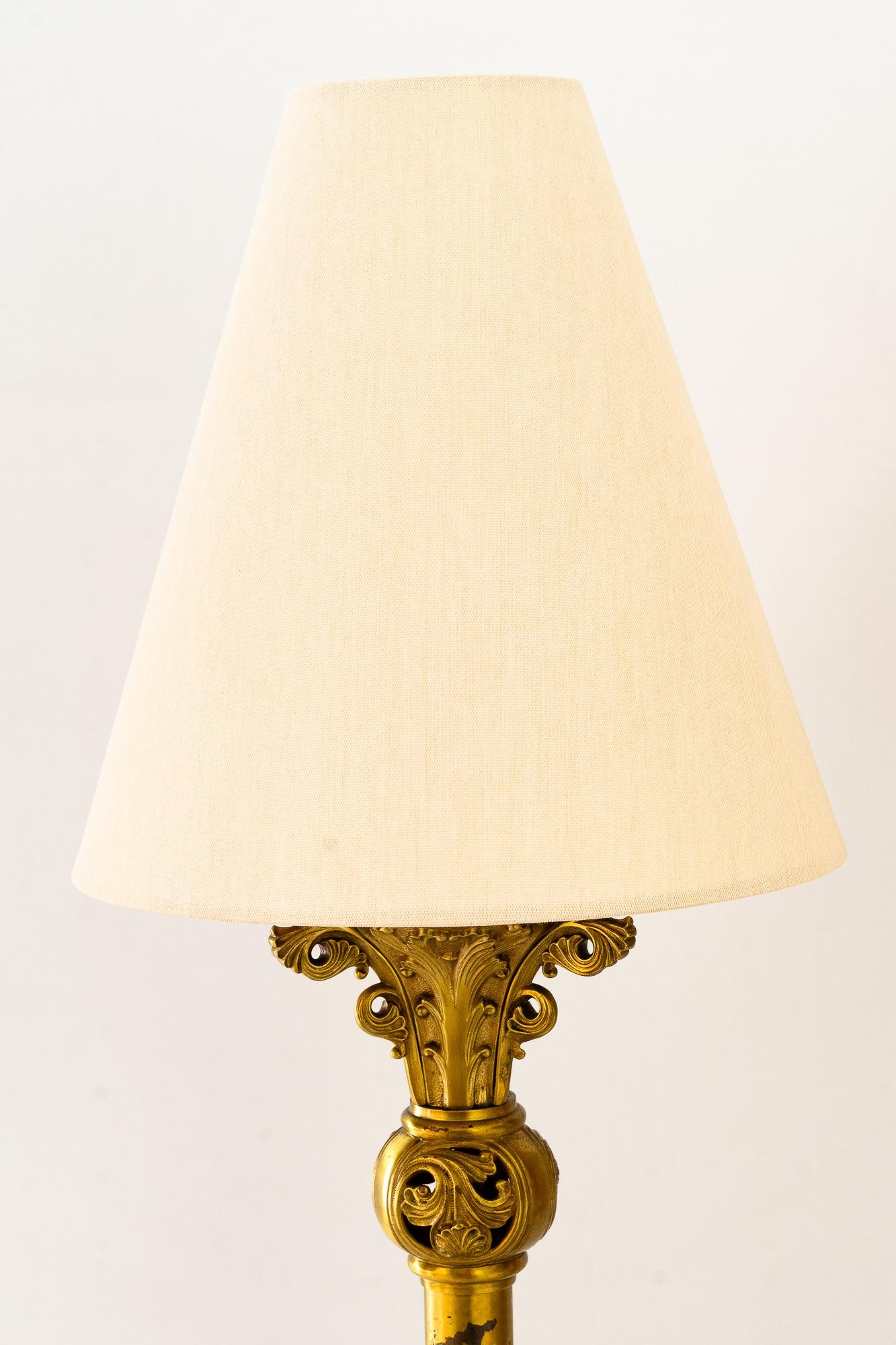 2  big Historistic table lamps with fabric shades around 1890s
Original condition
Only the shade are replaced ( new )
To choose from this two colors of the shades.