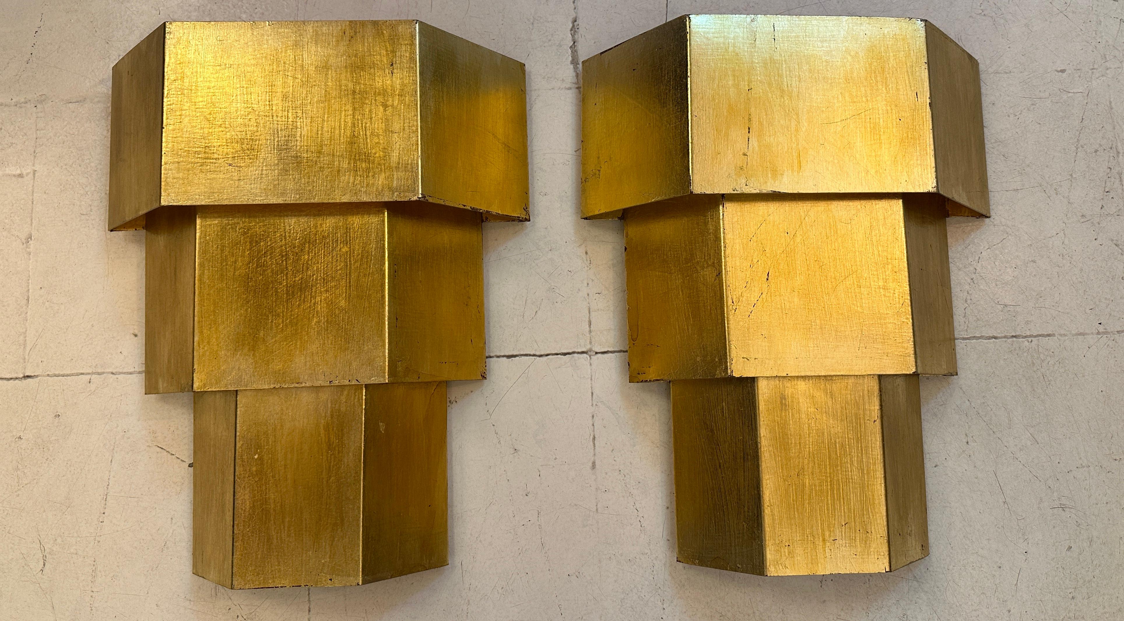 2 Sconces
Style: Art Deco
Year: 1920
Wall light in Material: Chrome and glass
To take care of your property and the lives of our customers, the new wiring has been done.
If you want to live in the golden years, this is the Wall light that your