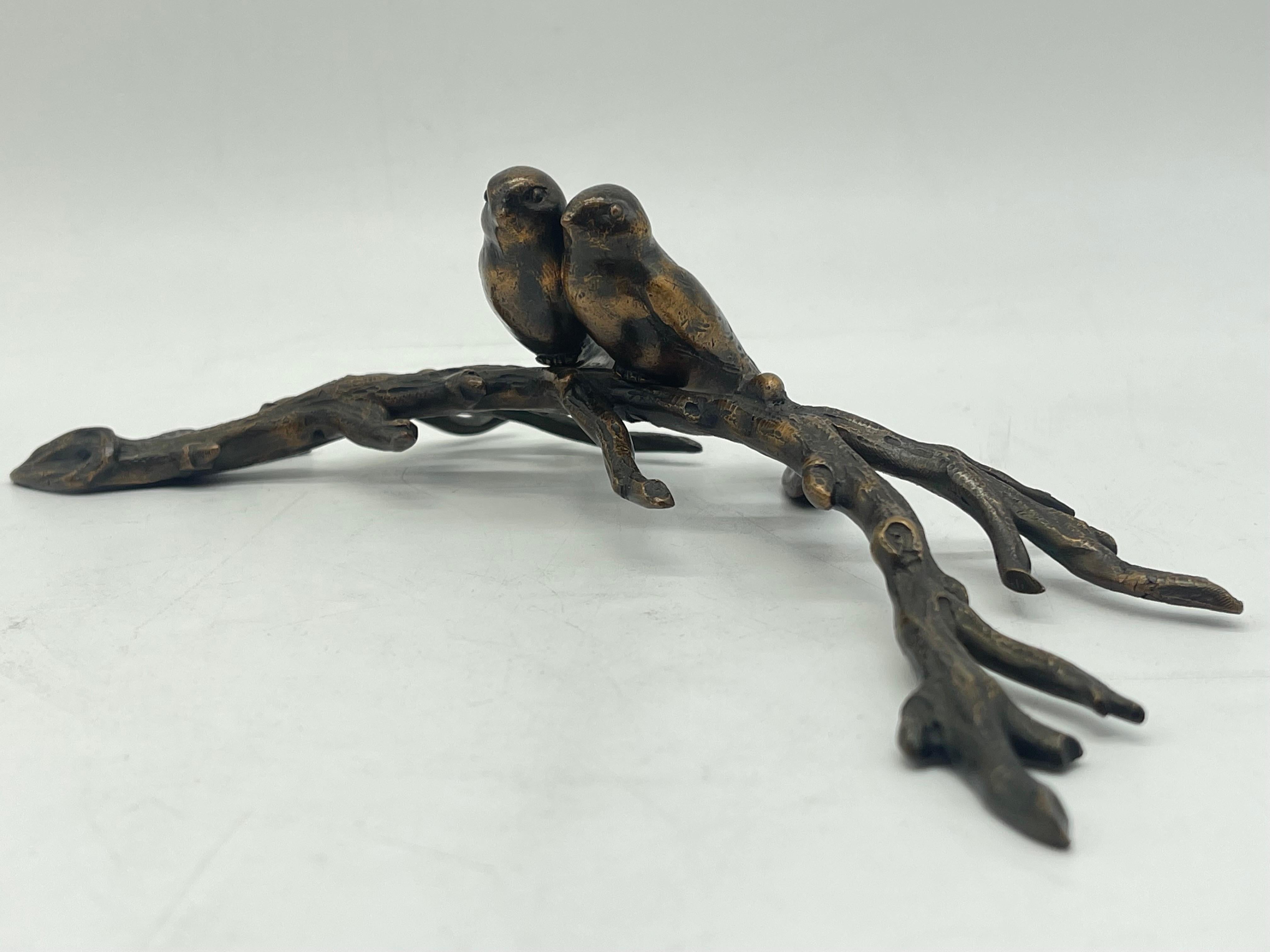 2 Vögel auf einem Branch sitzend Bronzeskulptur / Figur wohl Deutschland im Angebot 2