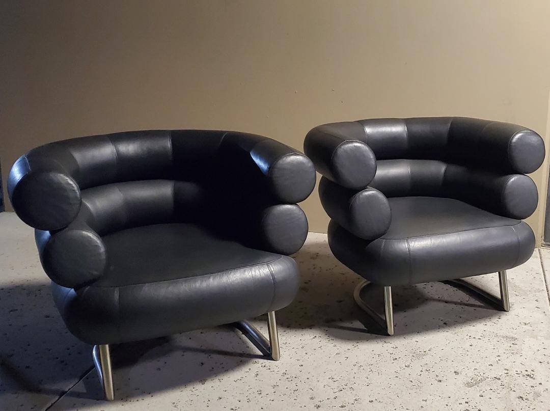 Italian 2 Black Leather Eileen Gray Design Of The BIBENDUM Chairs Chrome Base Art Deco  For Sale