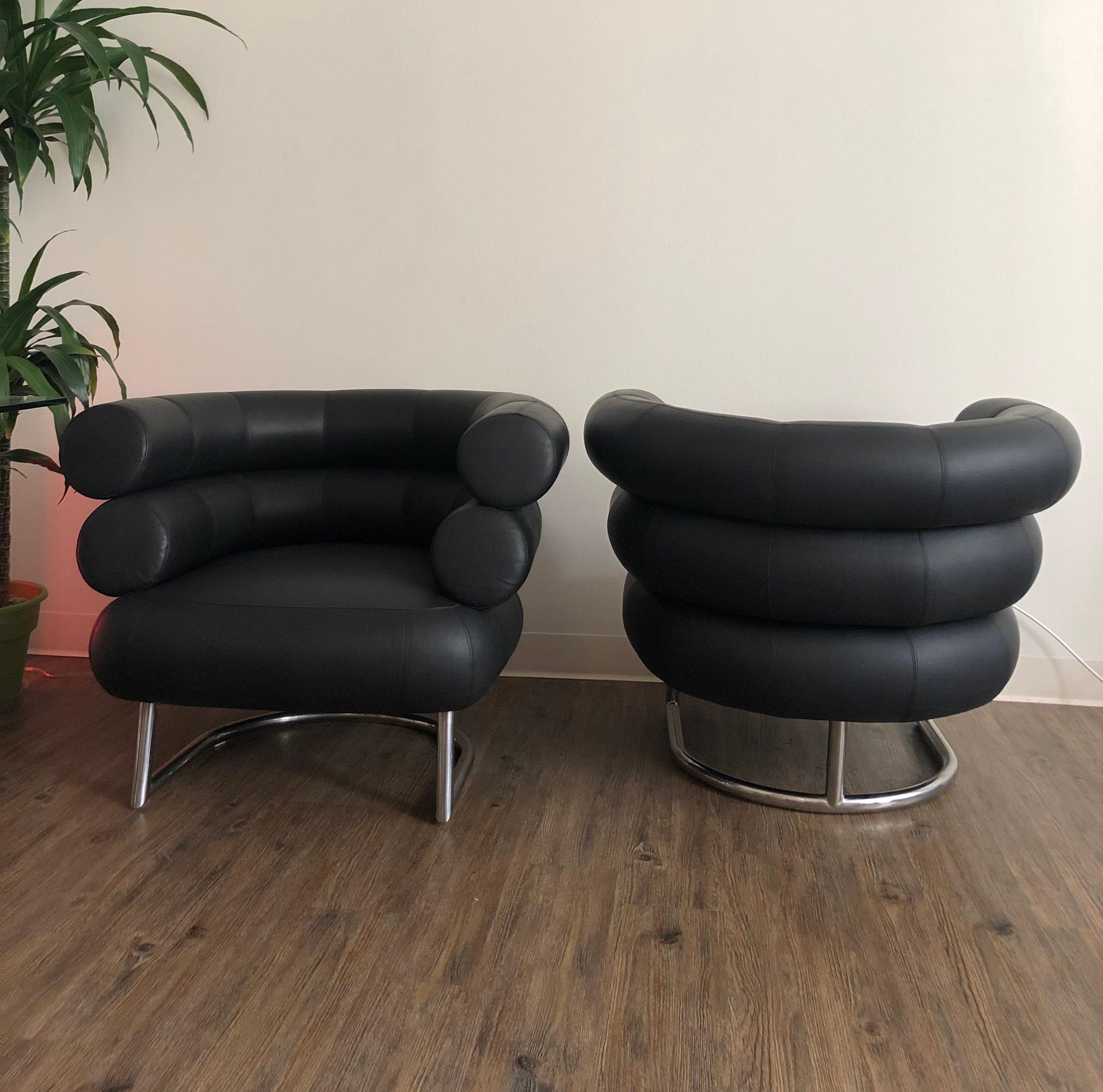2 Black Leather Eileen Gray Design Of The BIBENDUM Chairs Chrome Base Art Deco  In Good Condition For Sale In Monrovia, CA