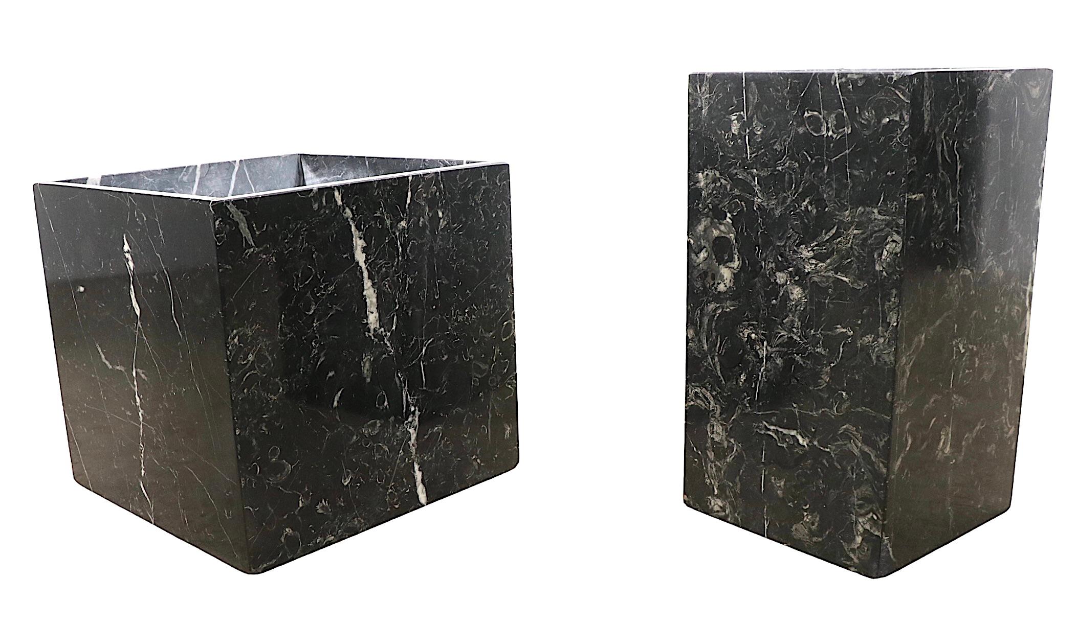 2 bases à piédestal en marbre noir - Bases de table - Jardinières - vers les années 1960/1970 11