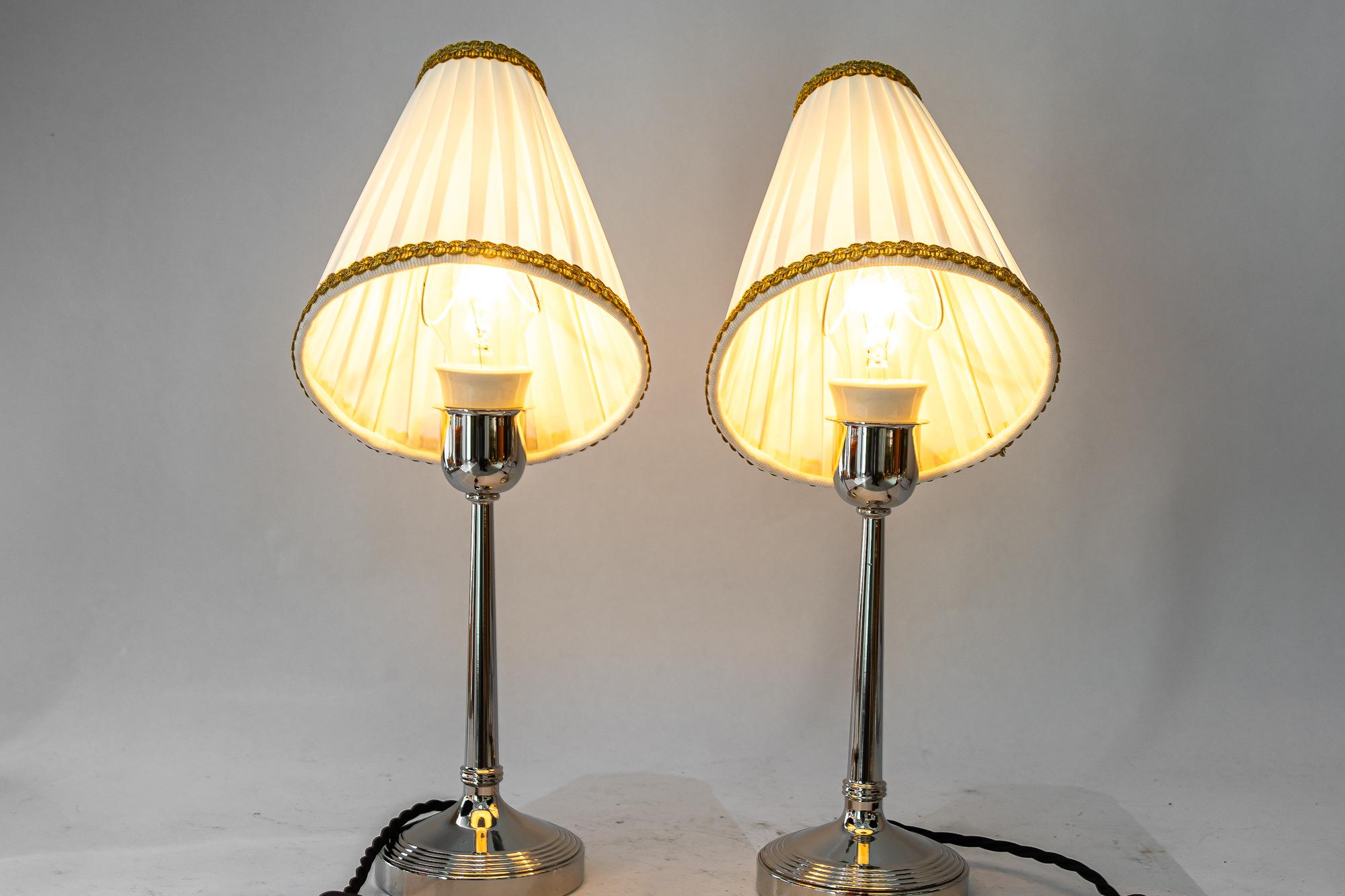 2 lampes de table art déco en laiton nickelé avec abat-jour en tissu vienna vers 1920 en vente 4