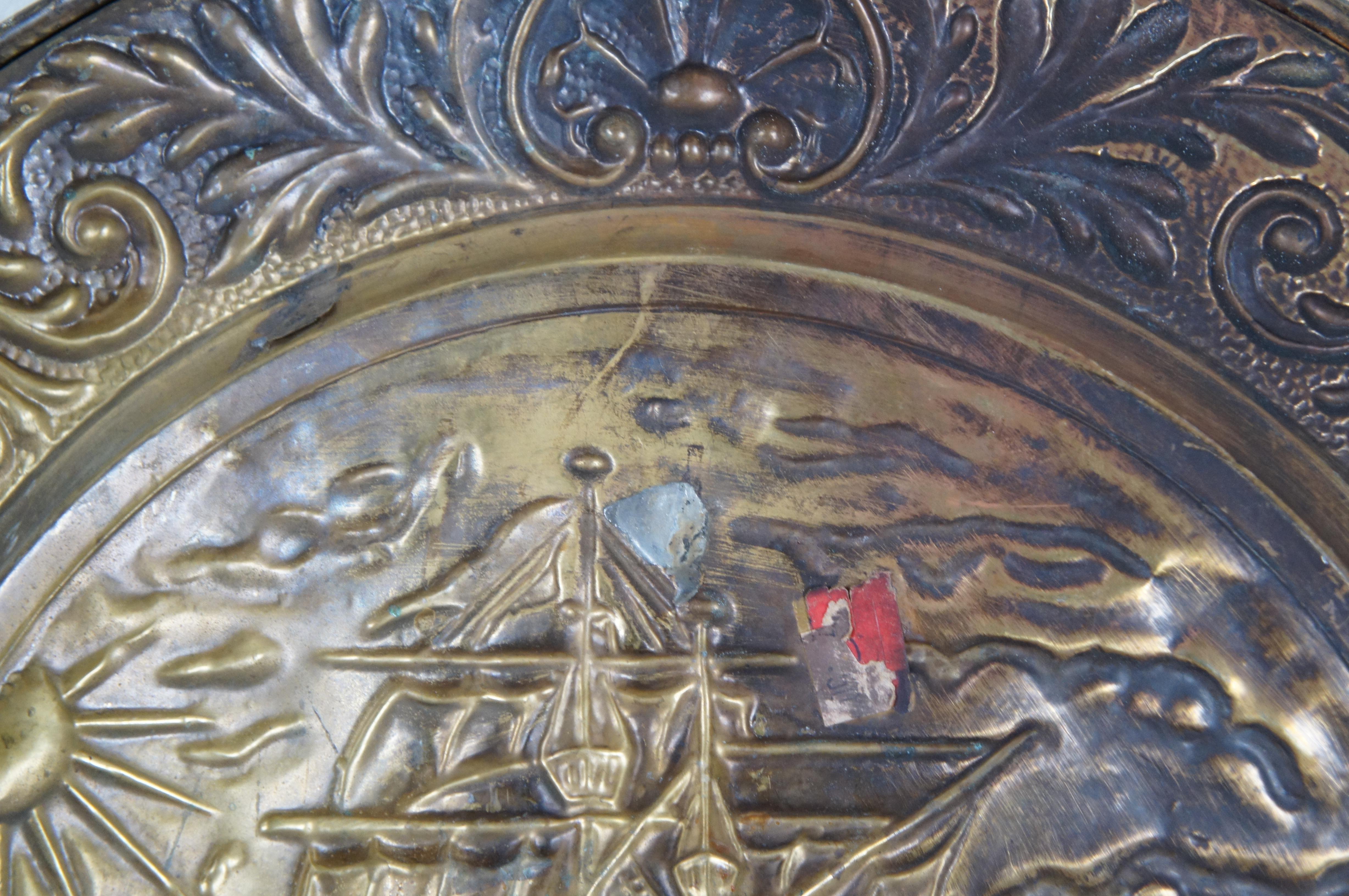2 Platos de latón en relieve con paisaje marino marítimo Clipper Galeón Barco 15 siglo XX en venta