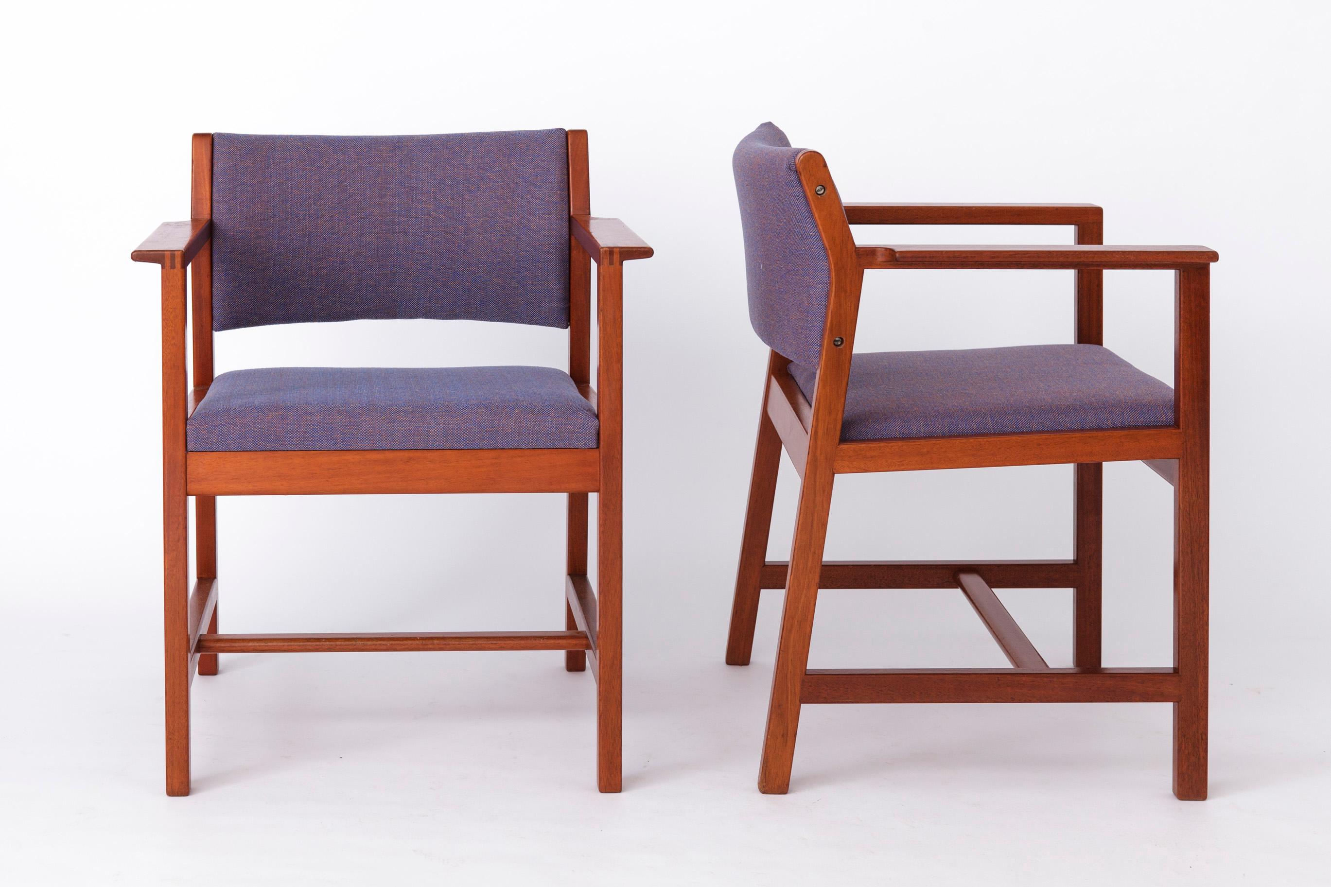 2 Sillones vintage del diseñador danés Børge Mogensen para Fredericia, Dinamarca. 

Este sillón Modelo BM73 de la década de 1960, diseñado por Børge Mogensen para Fredericia, tiene un armazón de teca estable que ha sido restaurado y aceitado. Los