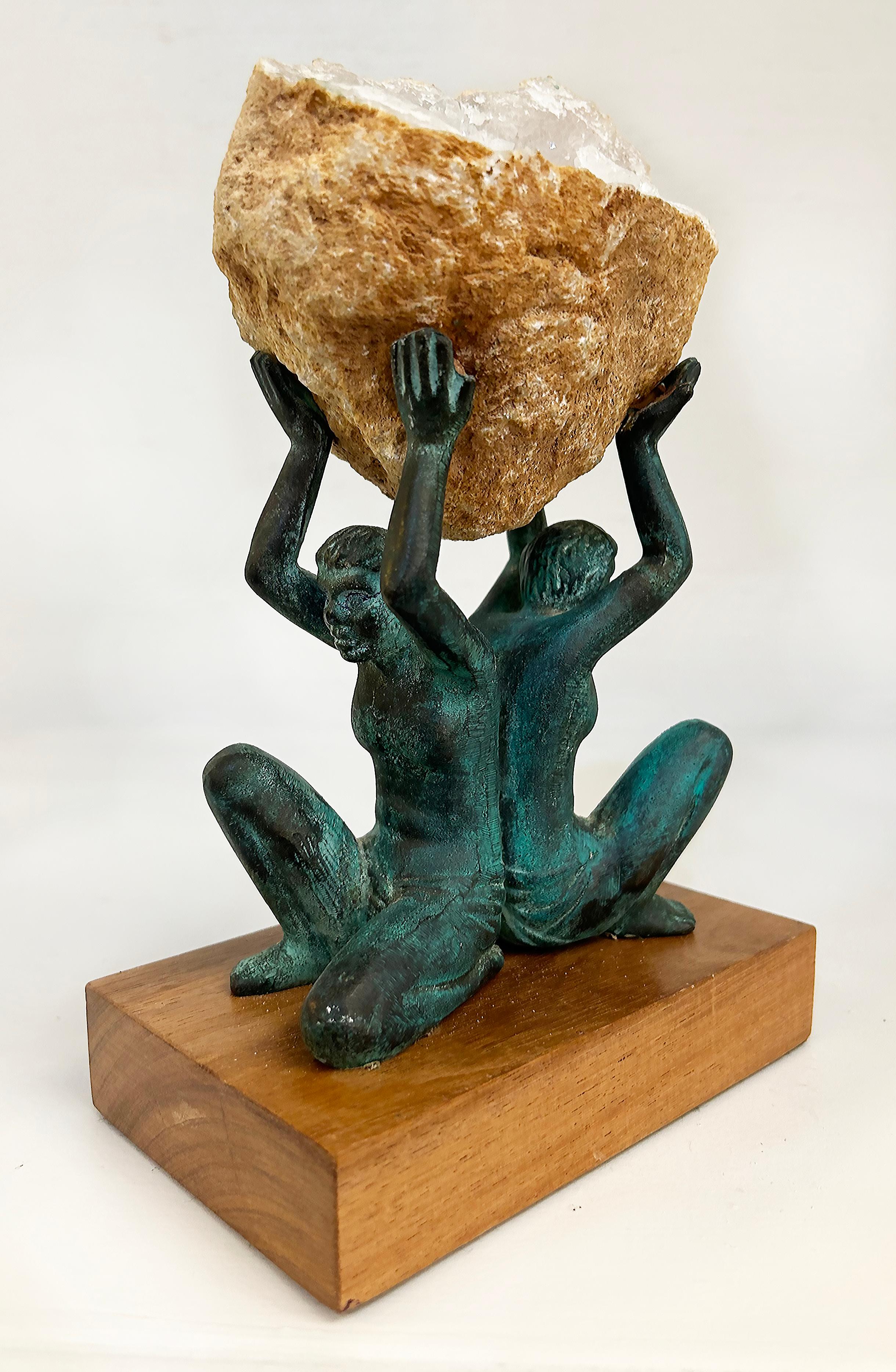 American 2 Bronze Figures  Sculpture Supporting Natural Quartz Specimen For Sale