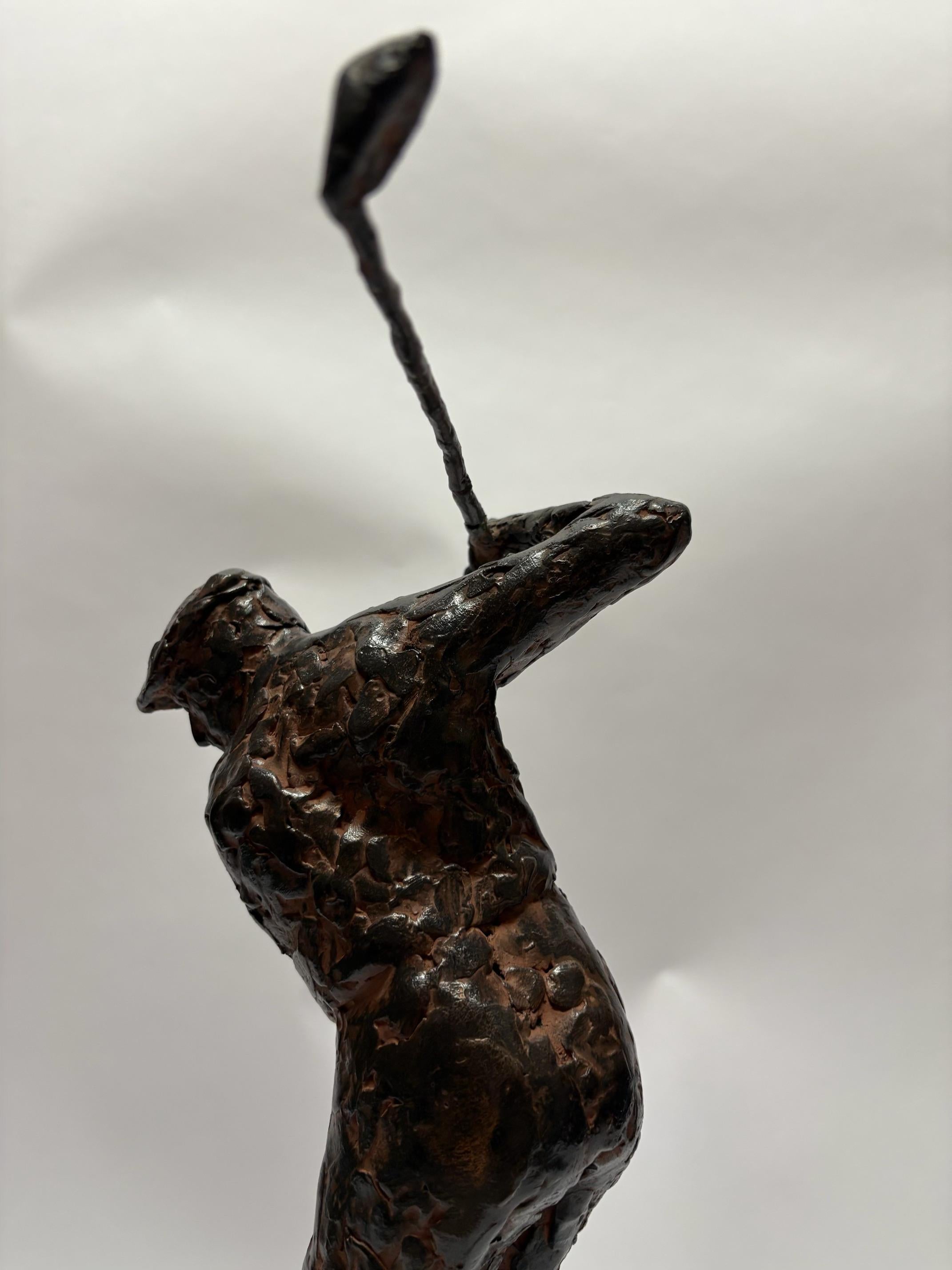 2 sculture in bronzo raffiguranti giocatori di golf firmate da Charles Dumernit in vendita 1