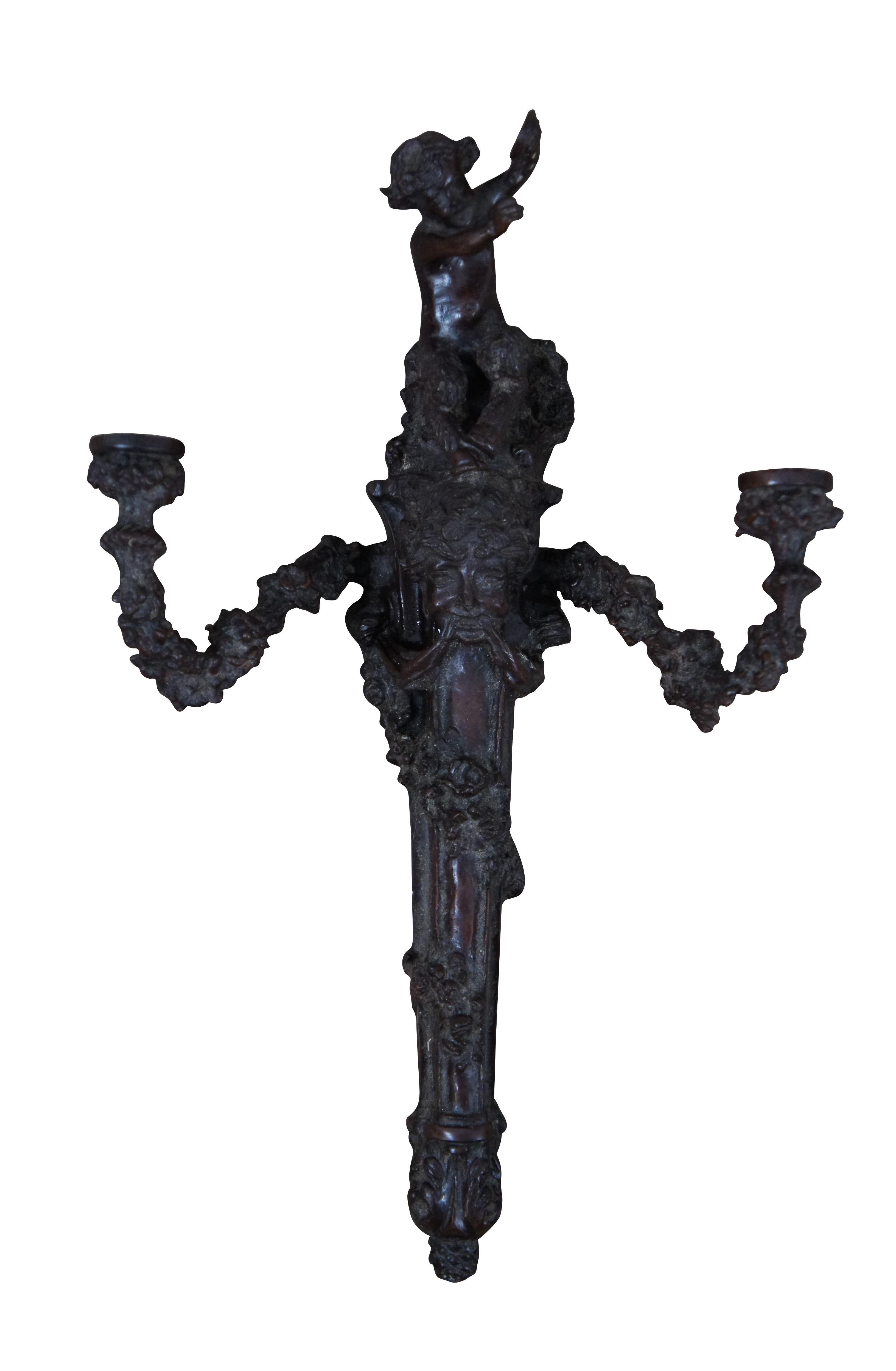 Néo-classique 2 Bougeoirs à deux bras et bougeoirs en bronze Faun Bacchus 19 po. en vente