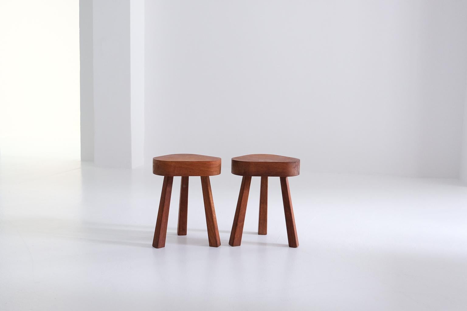 2 brutalist stools or sidetables of solid wood in the style of Chapo or Perriand For Sale 5
