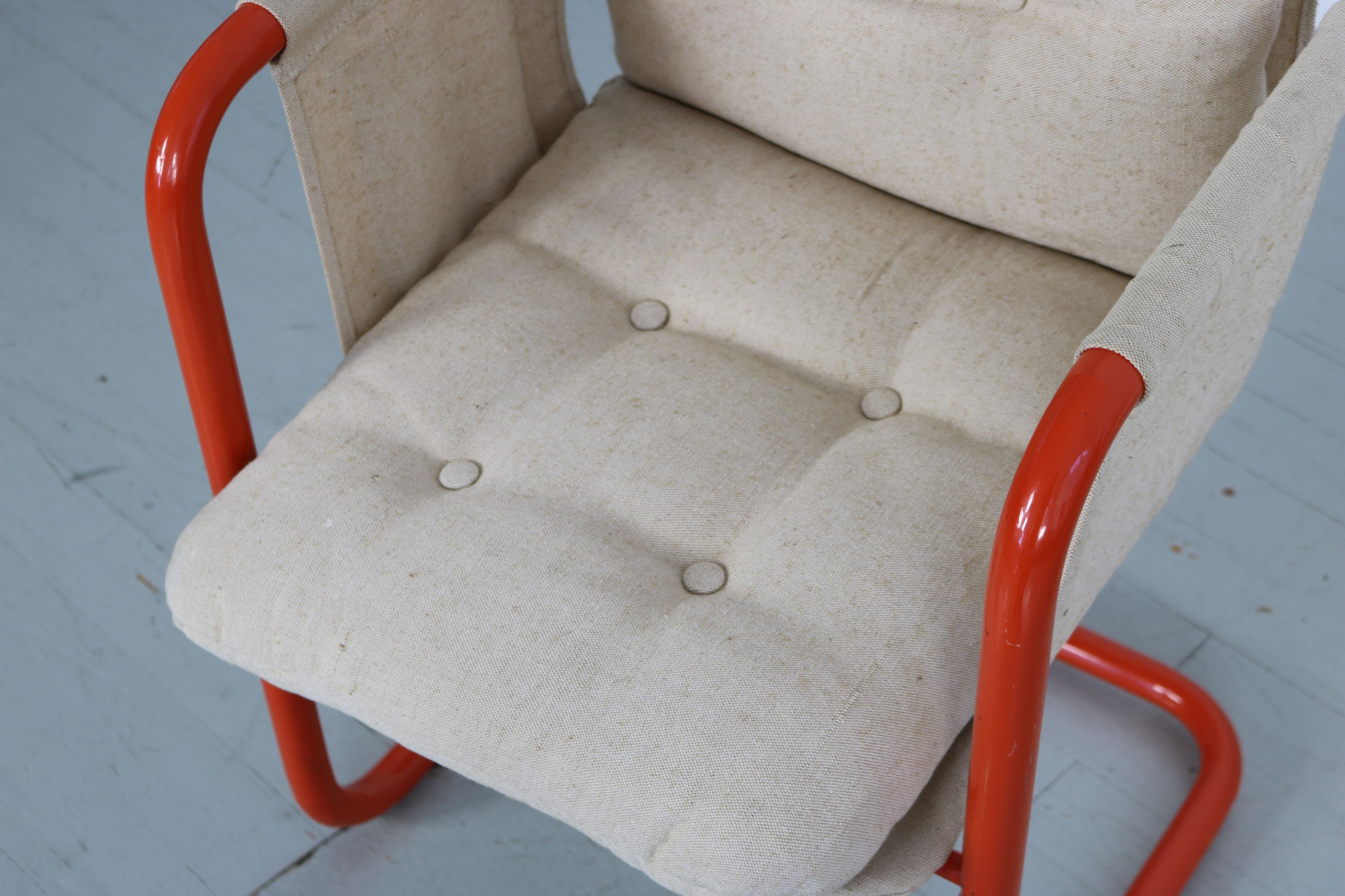 2 Cantilever Armchairs in the Manner of Gae Aulenti, Italy, 1970s For Sale 4