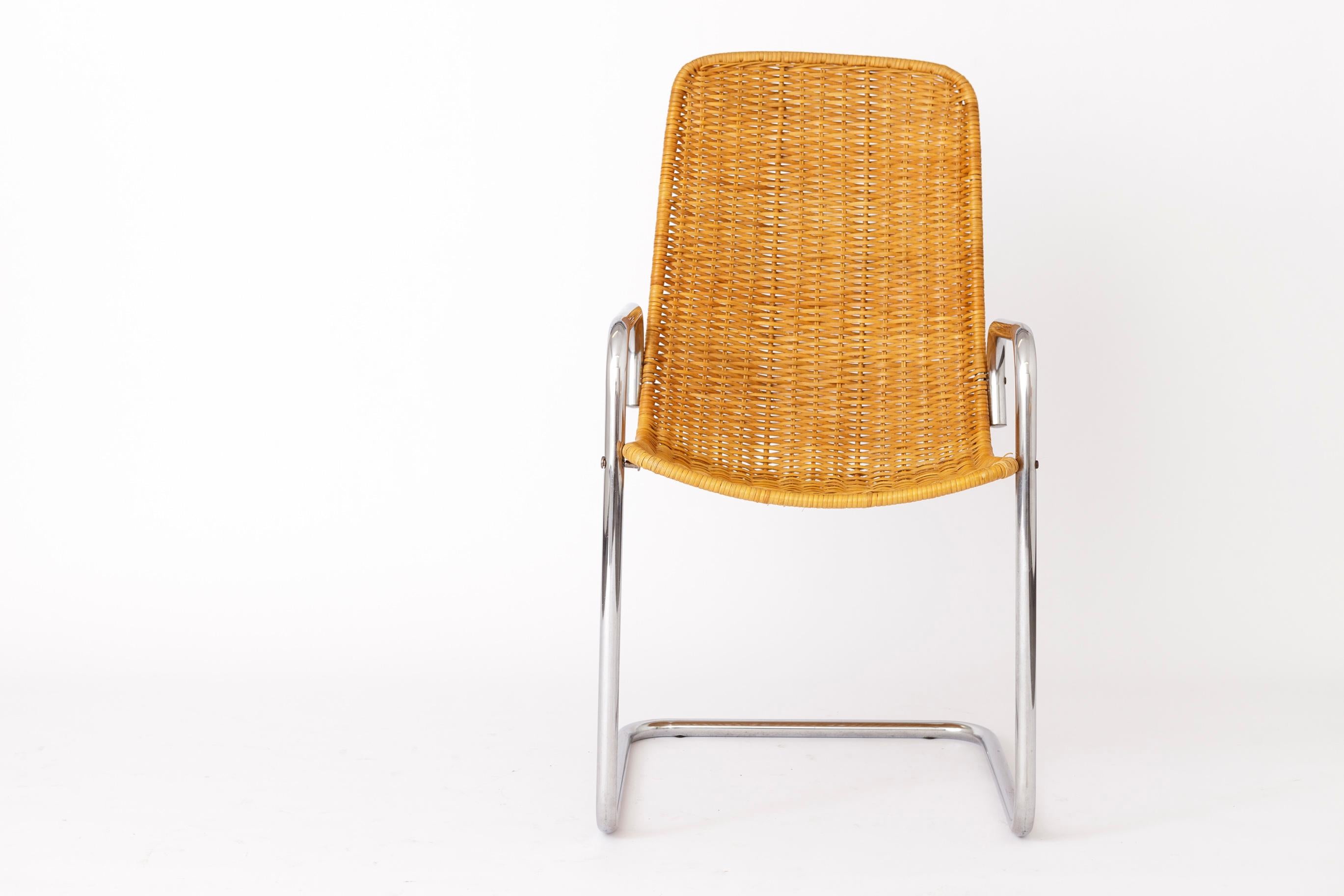 Paar einzigartige Freischwinger-Stühle  MR20 Stil  1970er Jahre Italienische Replik

Ein atemberaubendes Paar Freischwinger, inspiriert von Marcel Breuers MR20-Design.
Diese hochwertige Replik aus den 1970er Jahren stammt aus Italien, wobei der