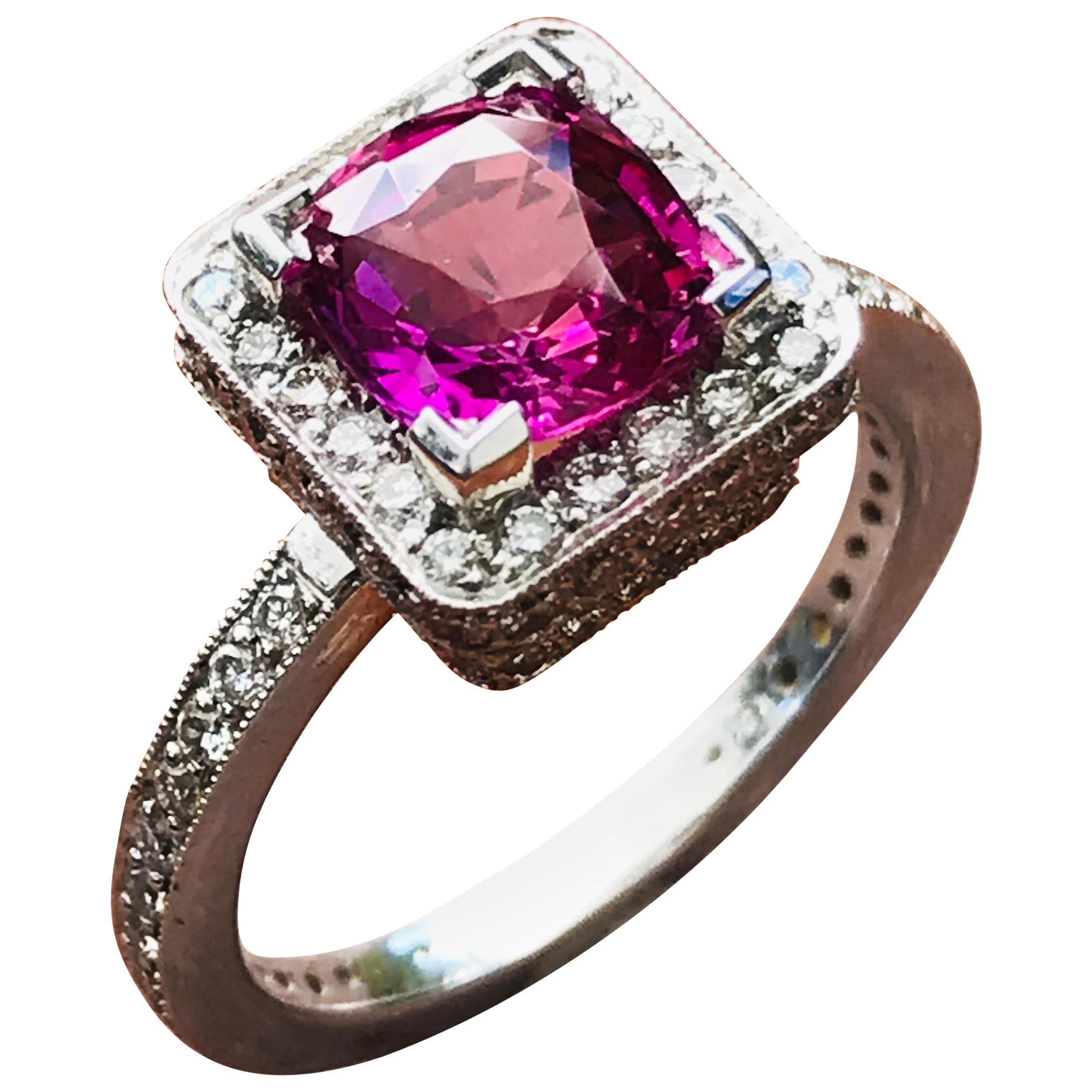 2 Karat und Cushion Natural Fancy Pink Sapphire und Diamant Ring Platin