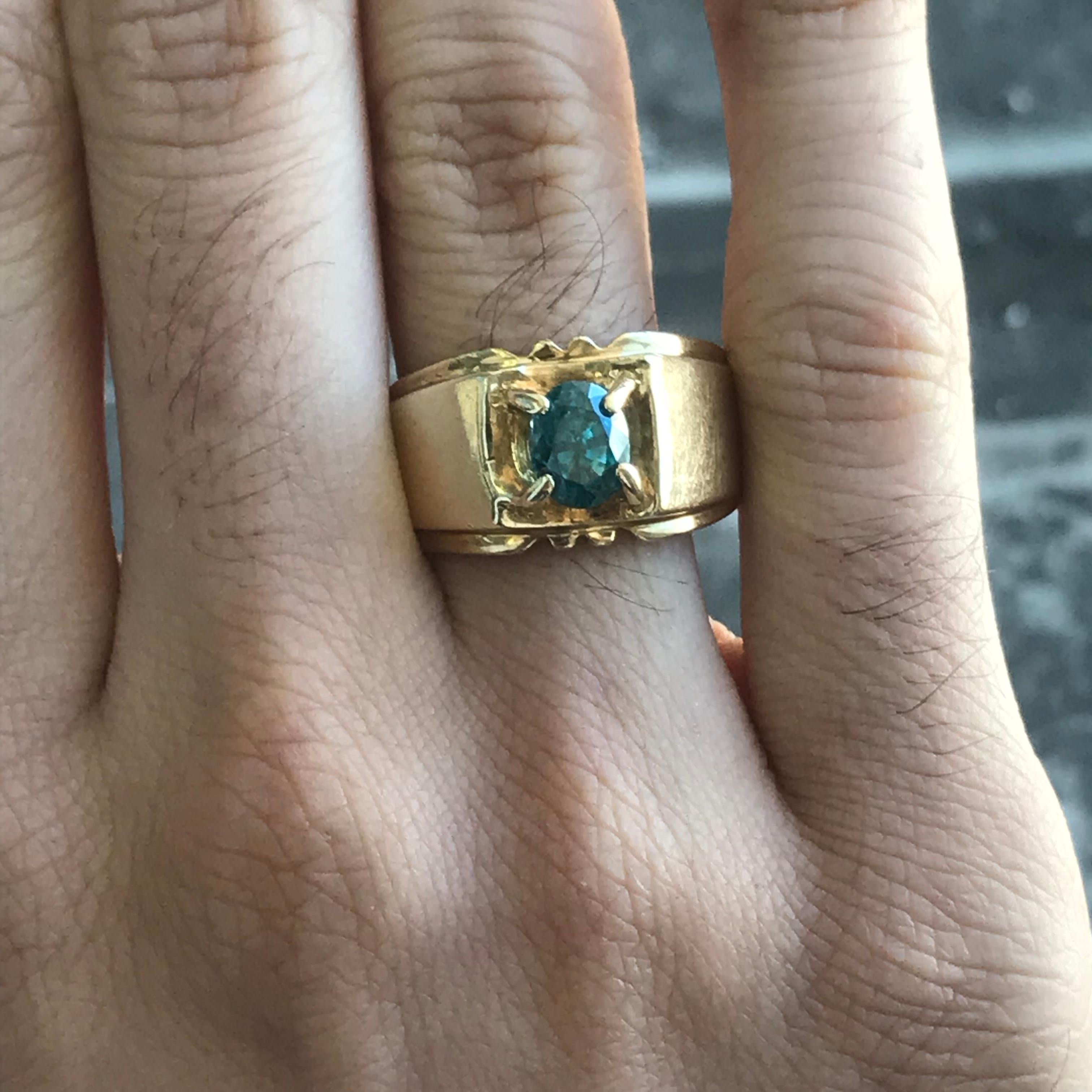 2 Carat Approximate Oval Blue Zircon in 14 Karat Gold Men's Ring, Ben Dannie In Excellent Condition For Sale In West Hollywood, CA