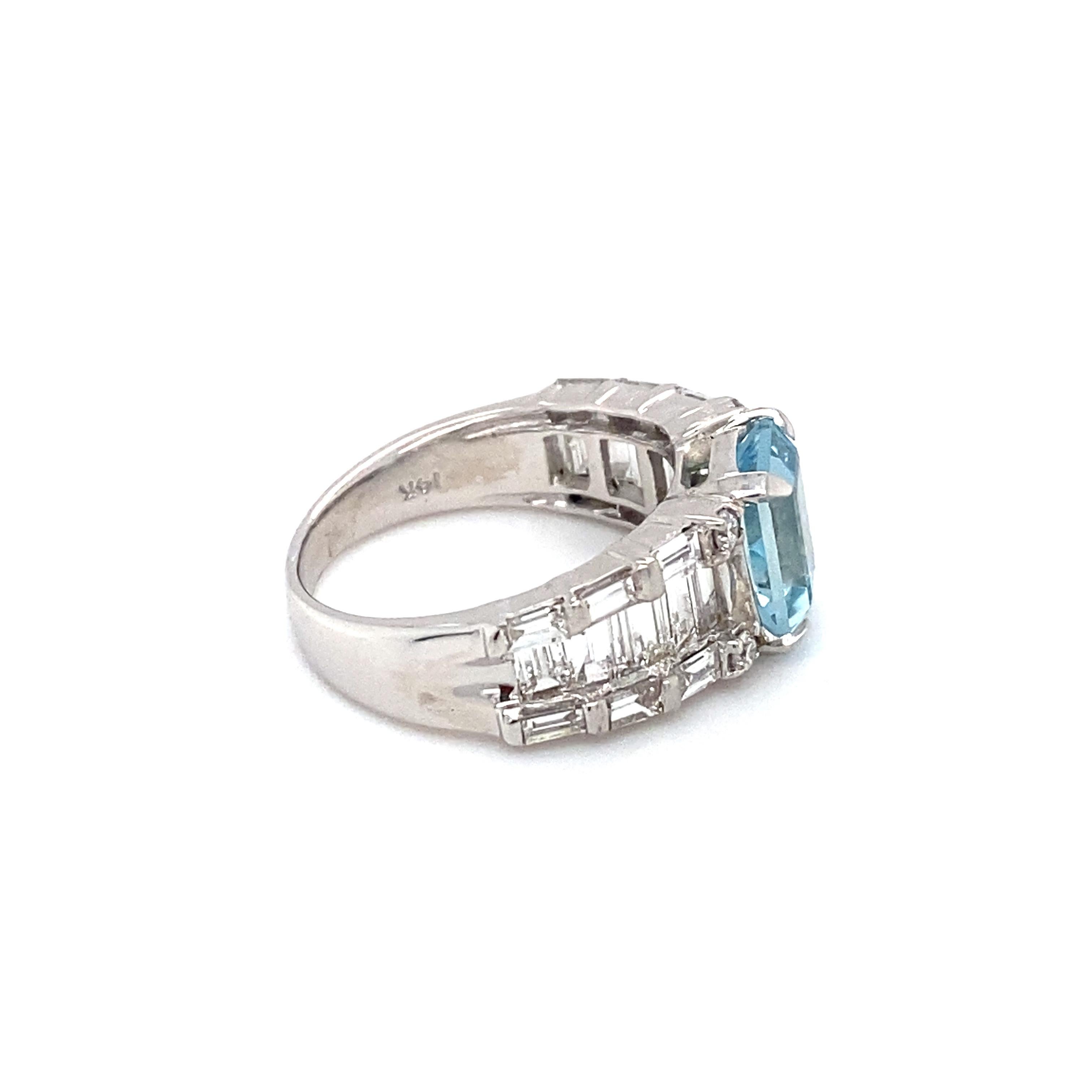 2 Carat Aquamarine and Diamond Ring in 14 Karat Gold In Excellent Condition For Sale In Hicksville, NY
