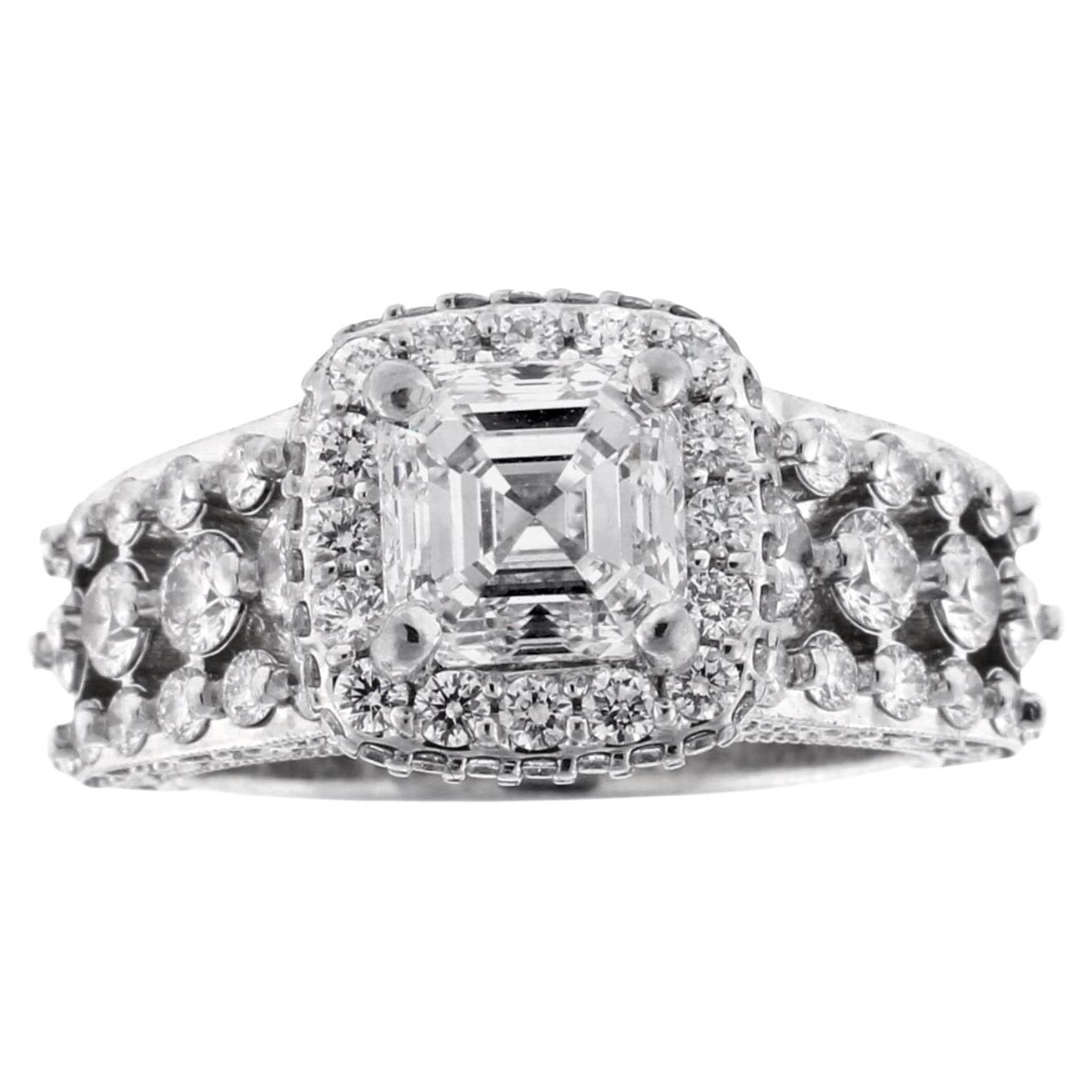 2 carat Asscher Cut Diamond Halo Engagement Ring in vendita