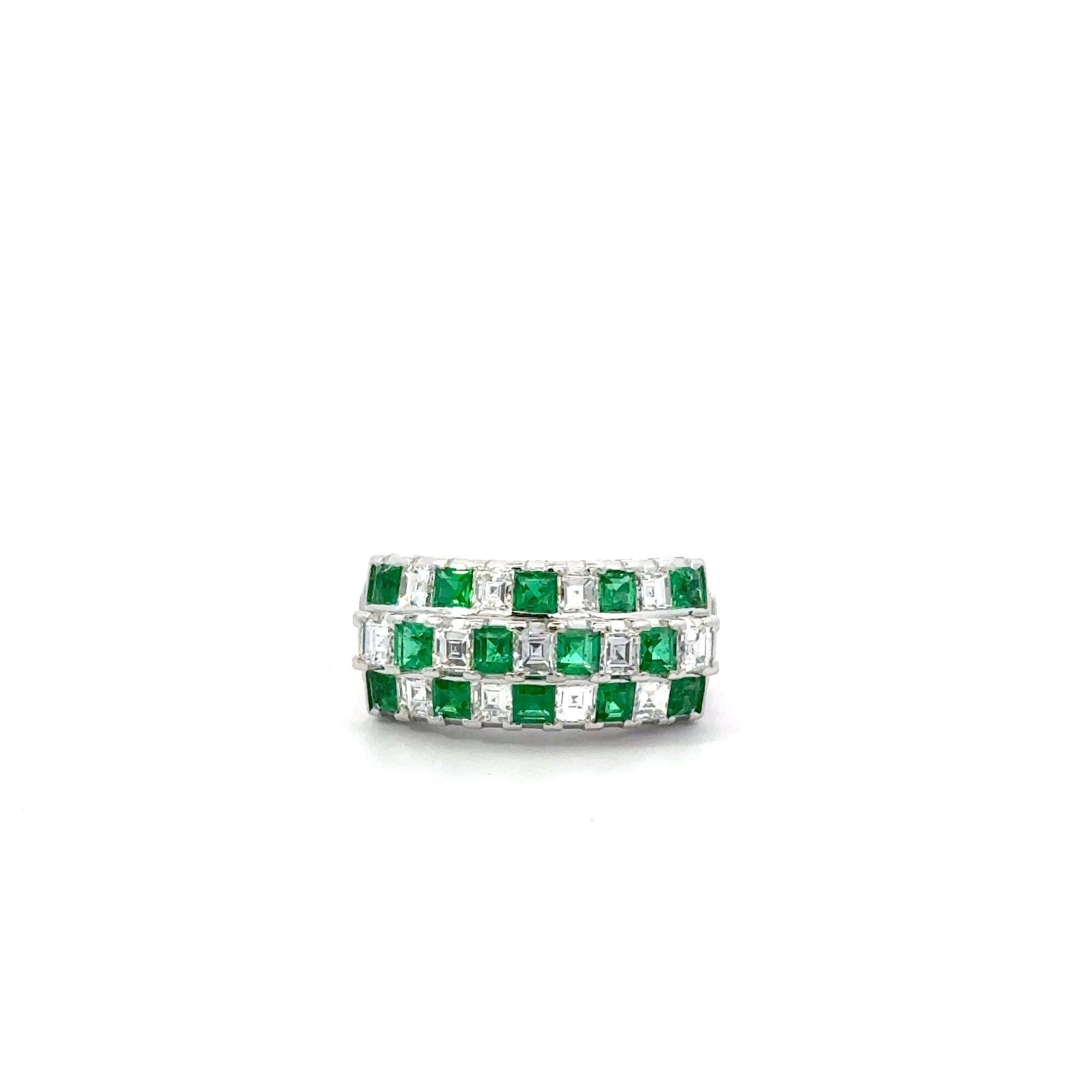 Bague à damier en émeraude et diamant de 2 carats, taille Asscher en vente 4