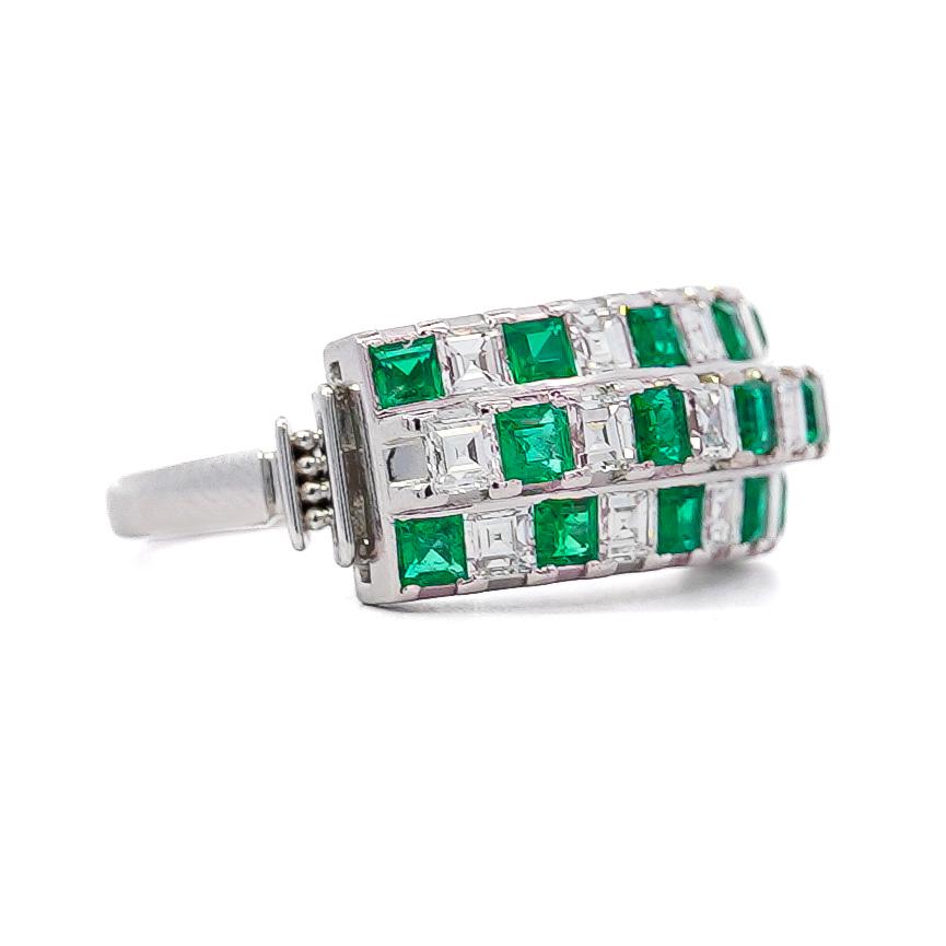 Moderne Bague à damier en émeraude et diamant de 2 carats, taille Asscher en vente