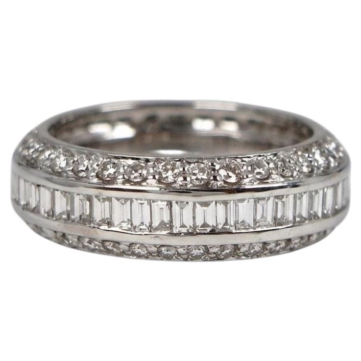 Ewigkeitsring mit 2 Karat Baguette- und Runddiamanten aus 18 Karat Weißgold