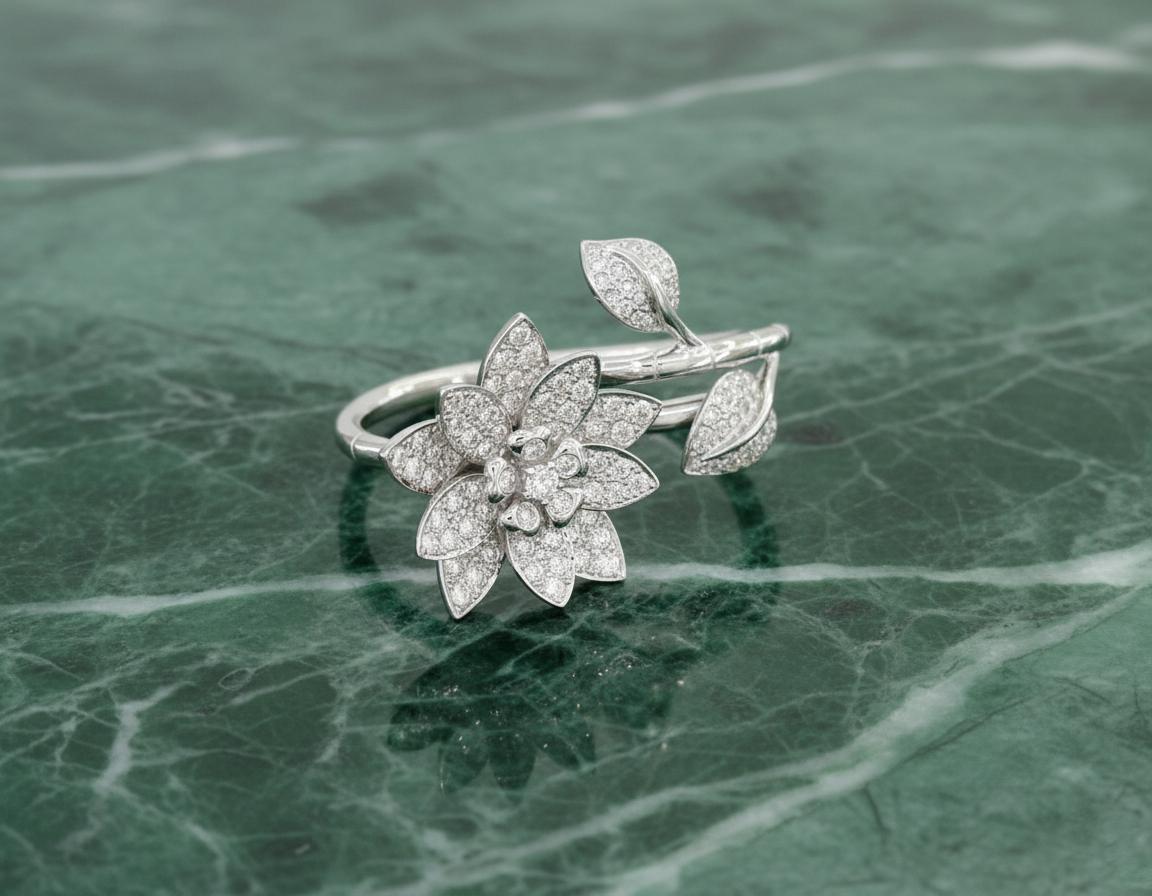 2 Karat Brillantschliff Diamant Blume Lotus zwischen den Fingern Statement Ring (Rundschliff) im Angebot