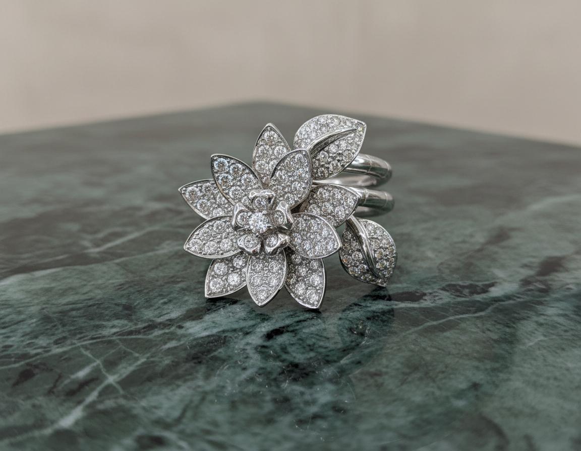 2 Karat Brillantschliff Diamant Blume Lotus zwischen den Fingern Statement Ring im Zustand „Hervorragend“ im Angebot in Chicago, IL